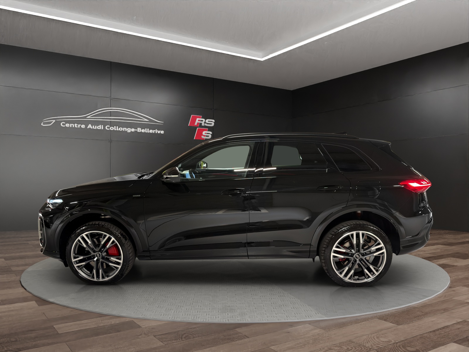 AUDI Q5 e-hybrid quattro 220 kW S-tronic-showroom-element-2