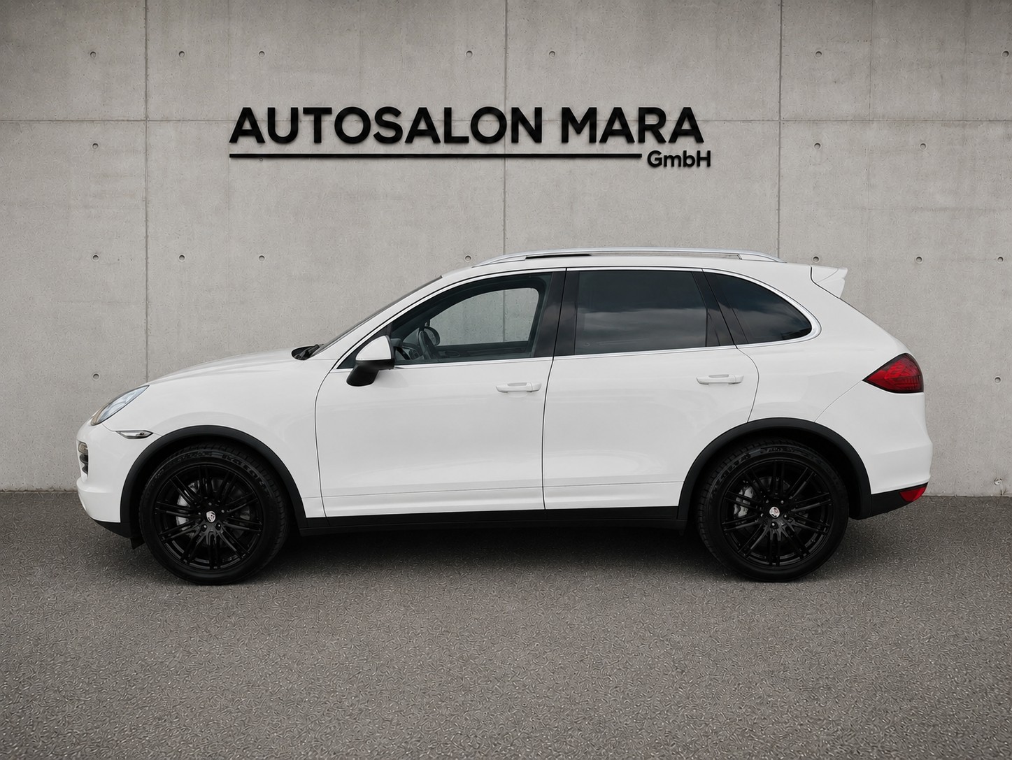 PORSCHE Cayenne S Frisch ab MFK mit AHK-image-1