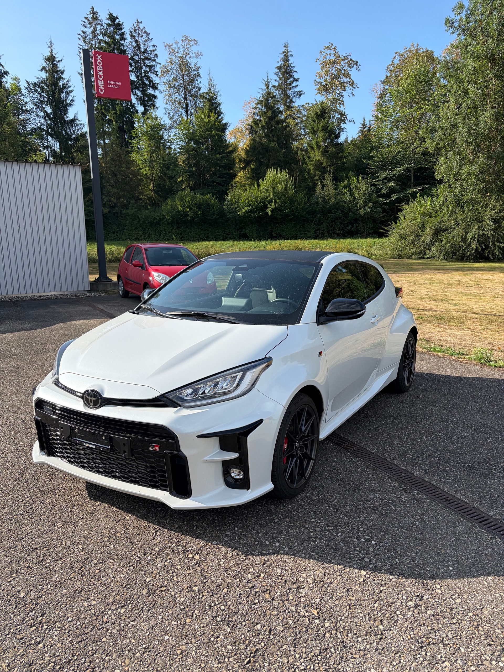 TOYOTA Yaris 1.6 GR Sport-showroom-element-1