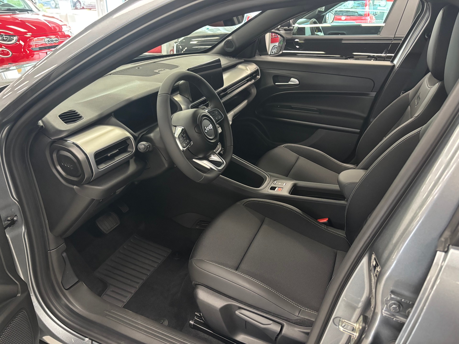 JEEP Avenger 1.2 Turbo MHEV Black Edition-image-2