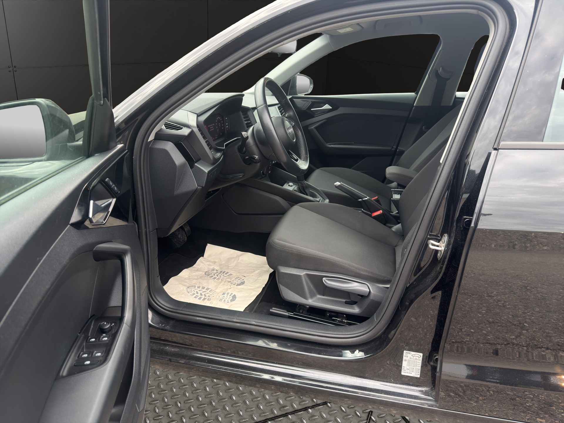 AUDI A1 Sportback 30 TFSI advanced S-tronic-image-9