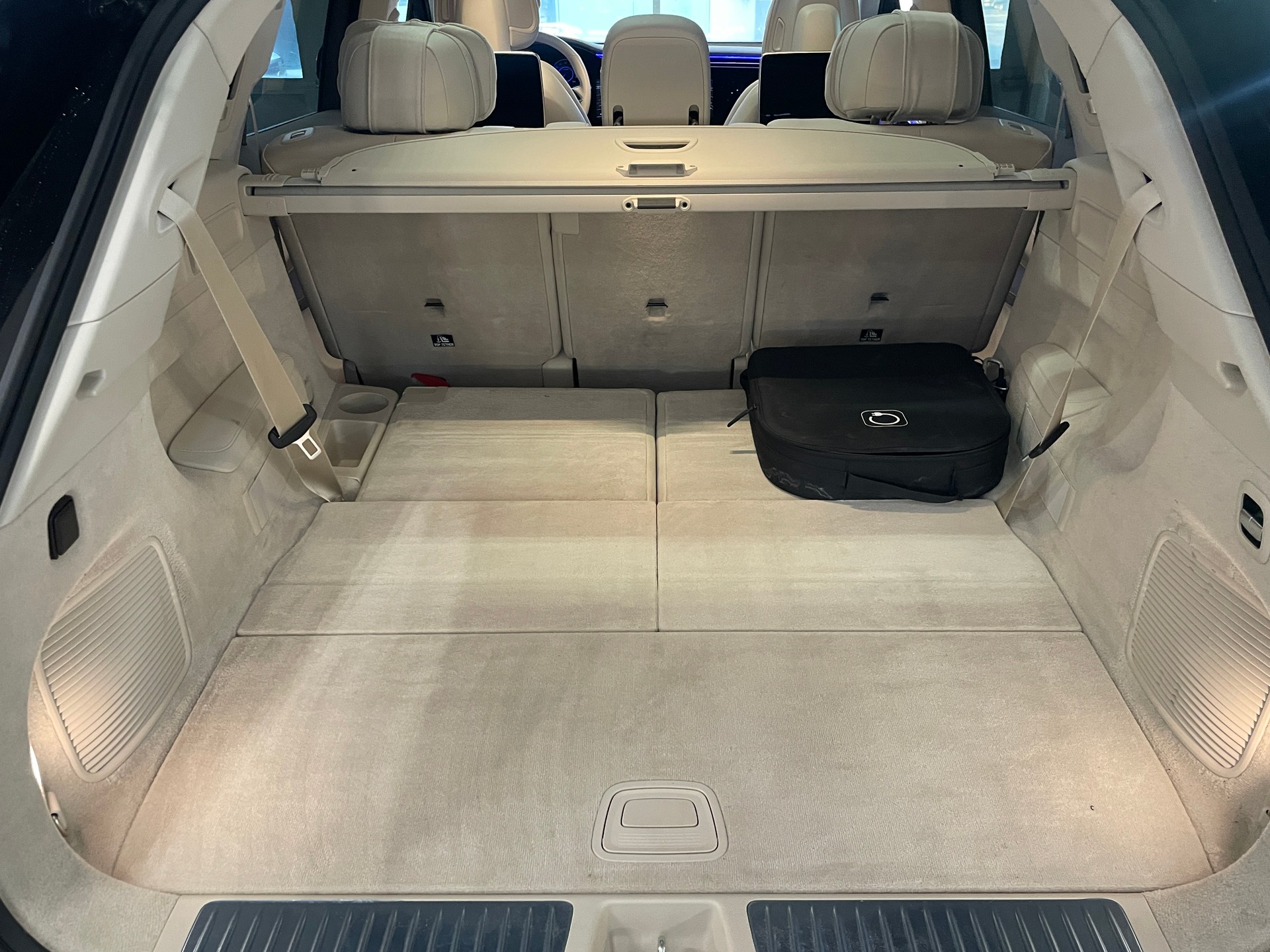 MERCEDES-BENZ EQS 580 4Matic Executive Edition SUV AMG Line-image-5