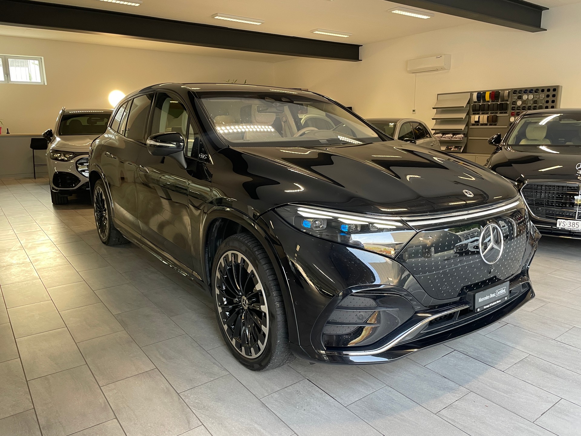 MERCEDES-BENZ EQS 580 4Matic Executive Edition SUV AMG Line-showroom-element-2