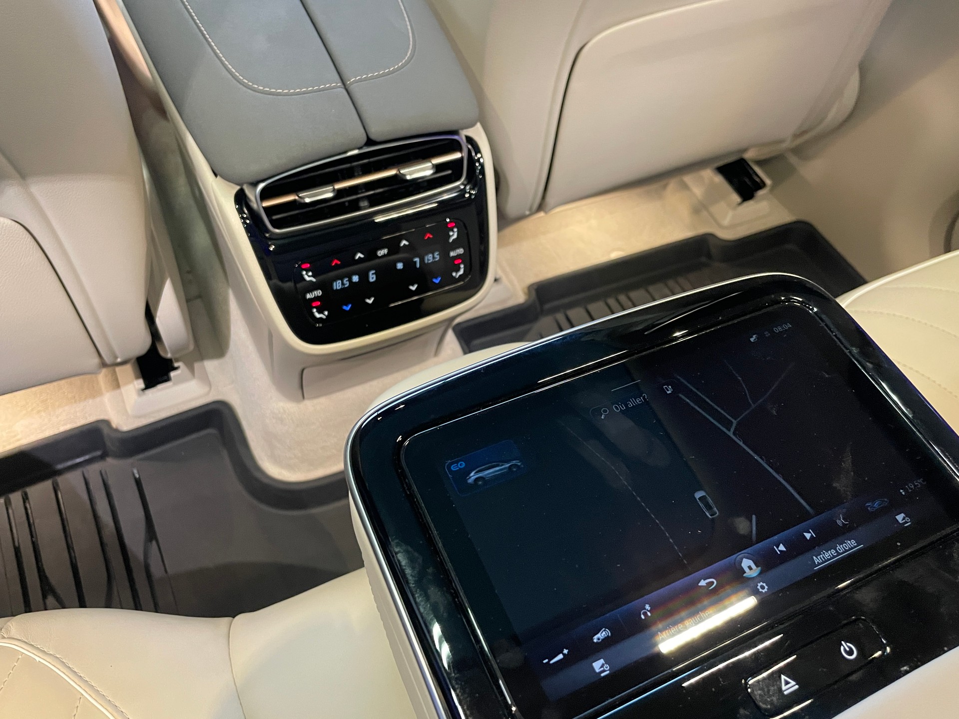 MERCEDES-BENZ EQS 580 4Matic Executive Edition SUV AMG Line-image-12