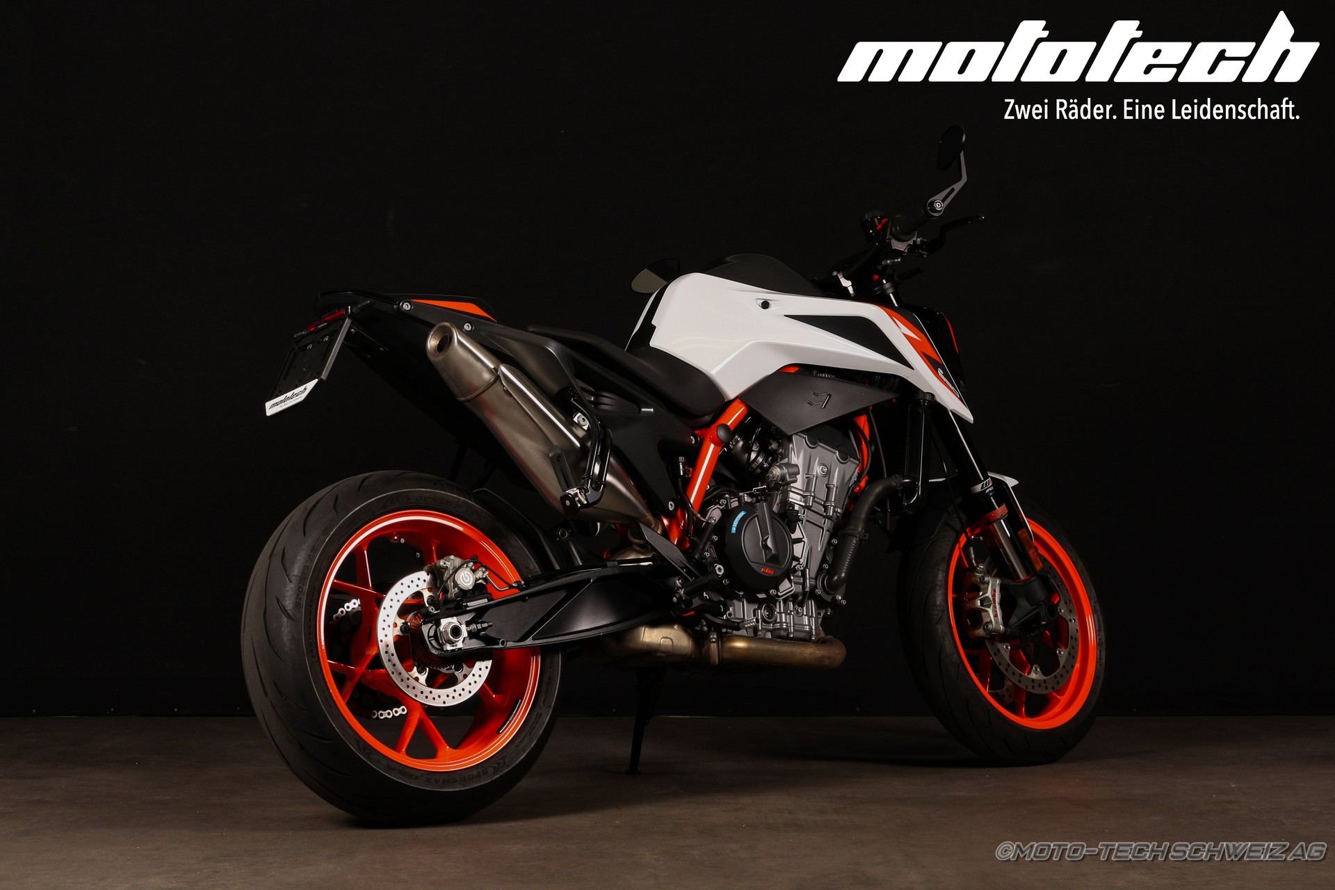 KTM 890 Duke R-image-2