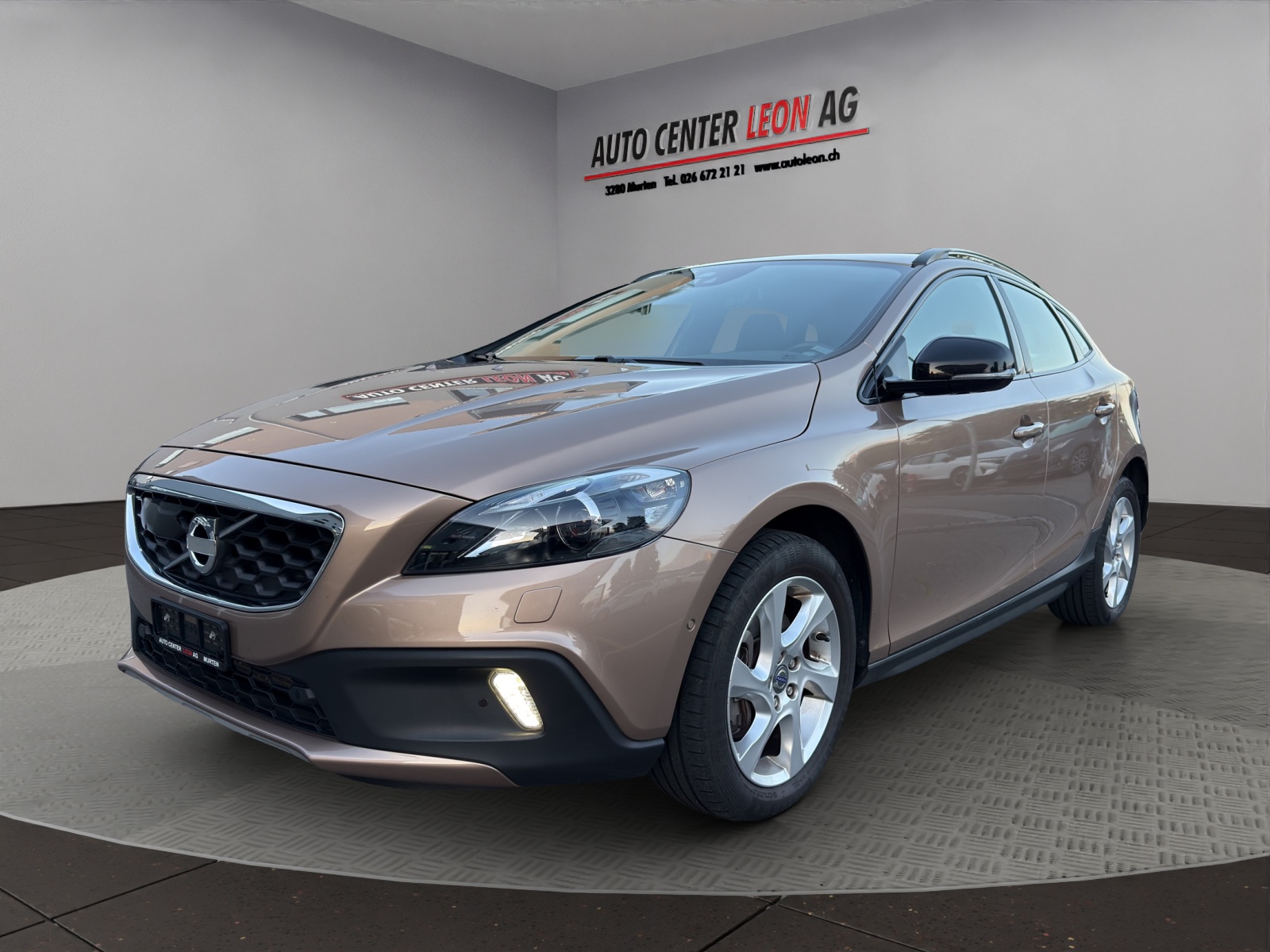 VOLVO V40 Cross Country D3 Momentum Geartronic-showroom-element-1