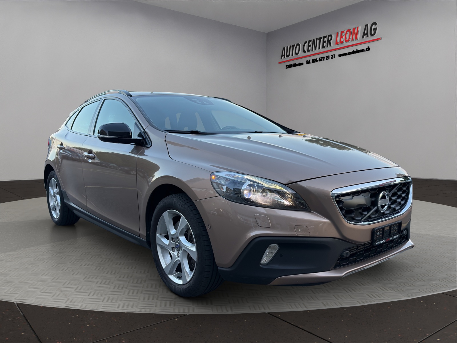 VOLVO V40 Cross Country D3 Momentum Geartronic-image-7