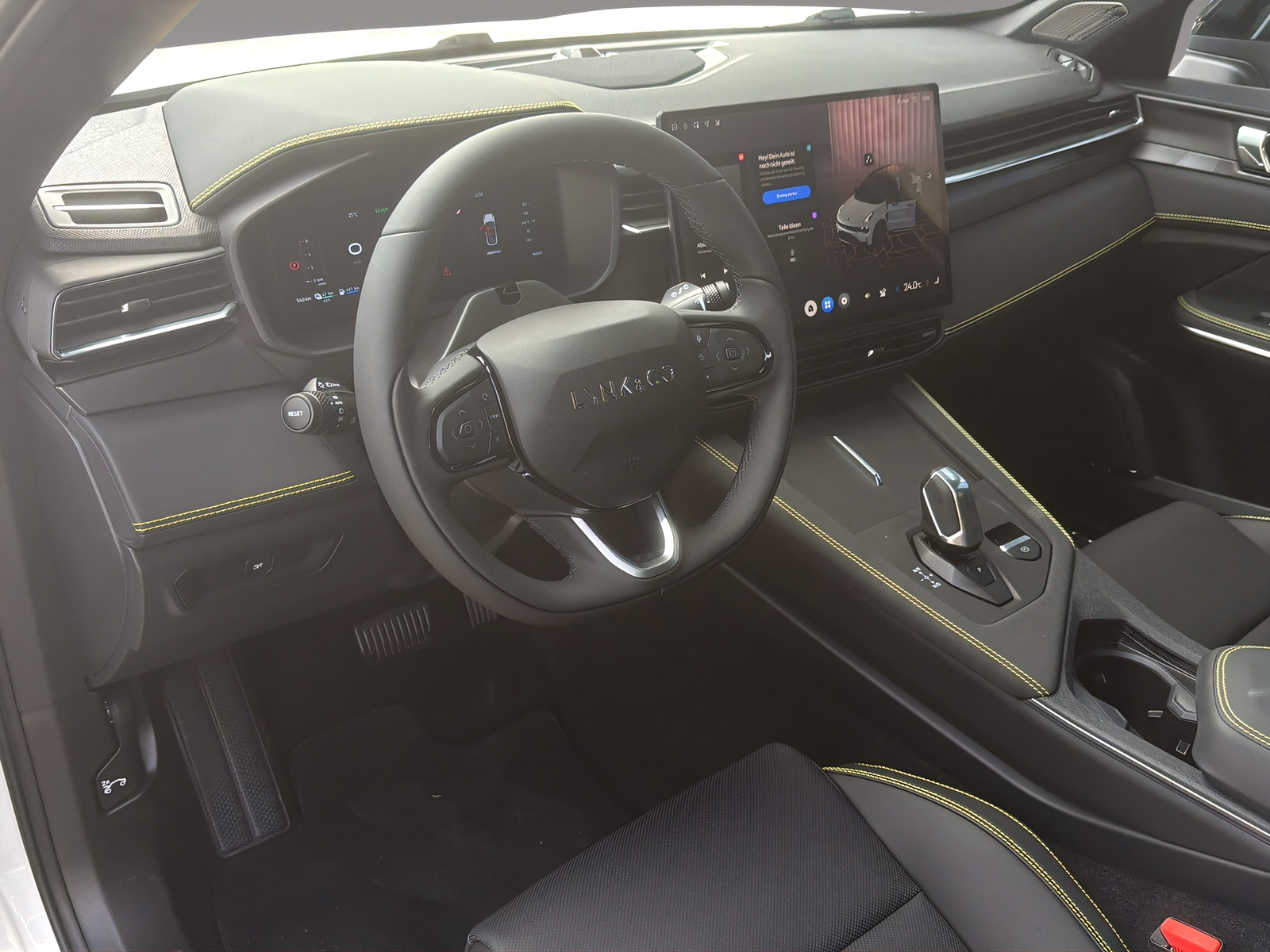 LYNK & CO 01 1.5 PHEV More-image-7