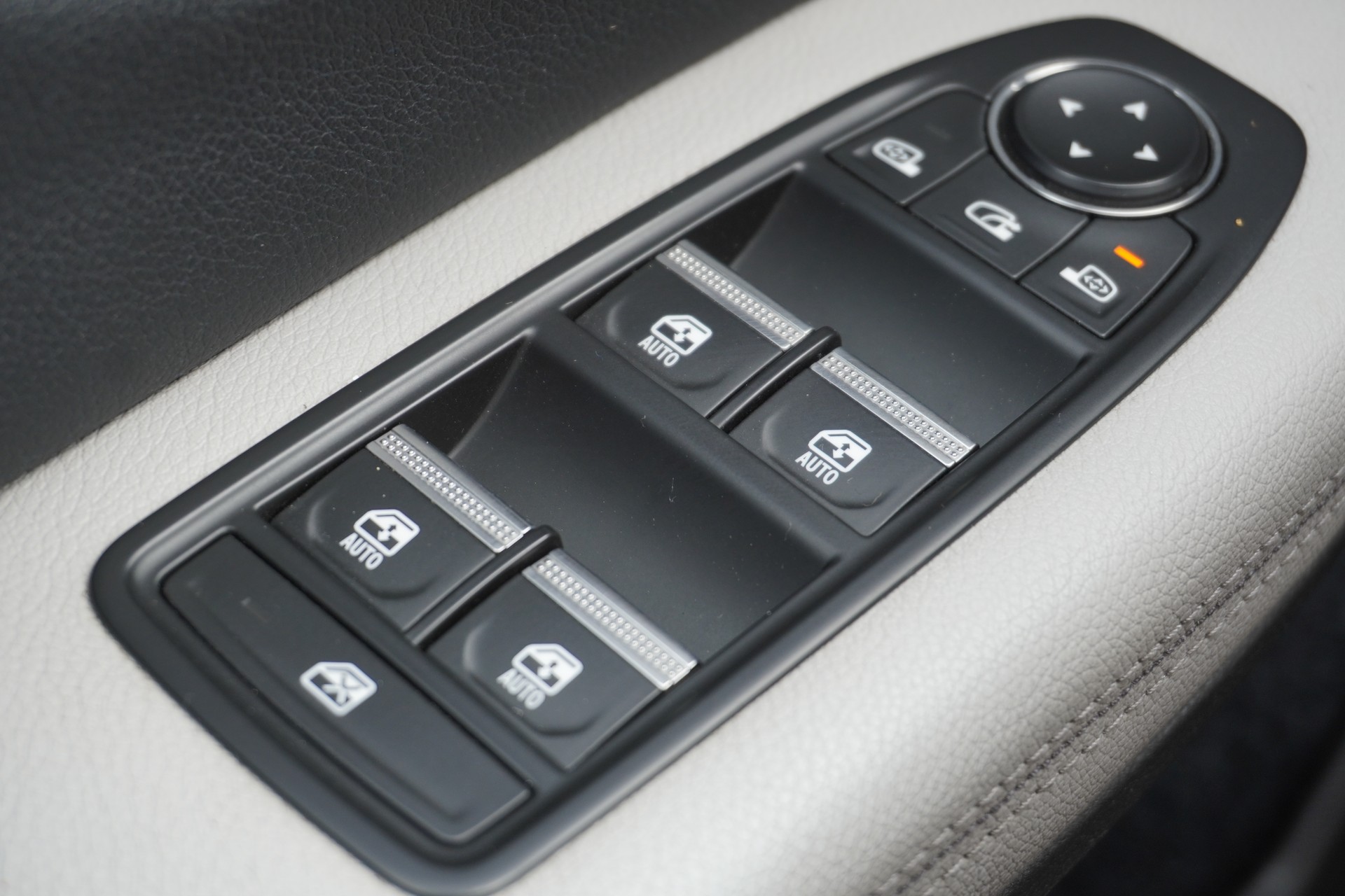 RENAULT Mégane E-TECH EV60 Iconic-image-36