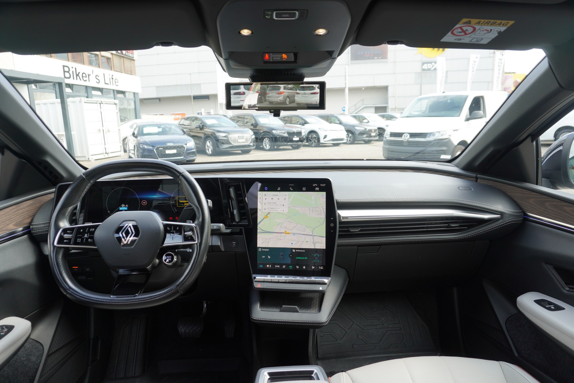 RENAULT Mégane E-TECH EV60 Iconic-image-13