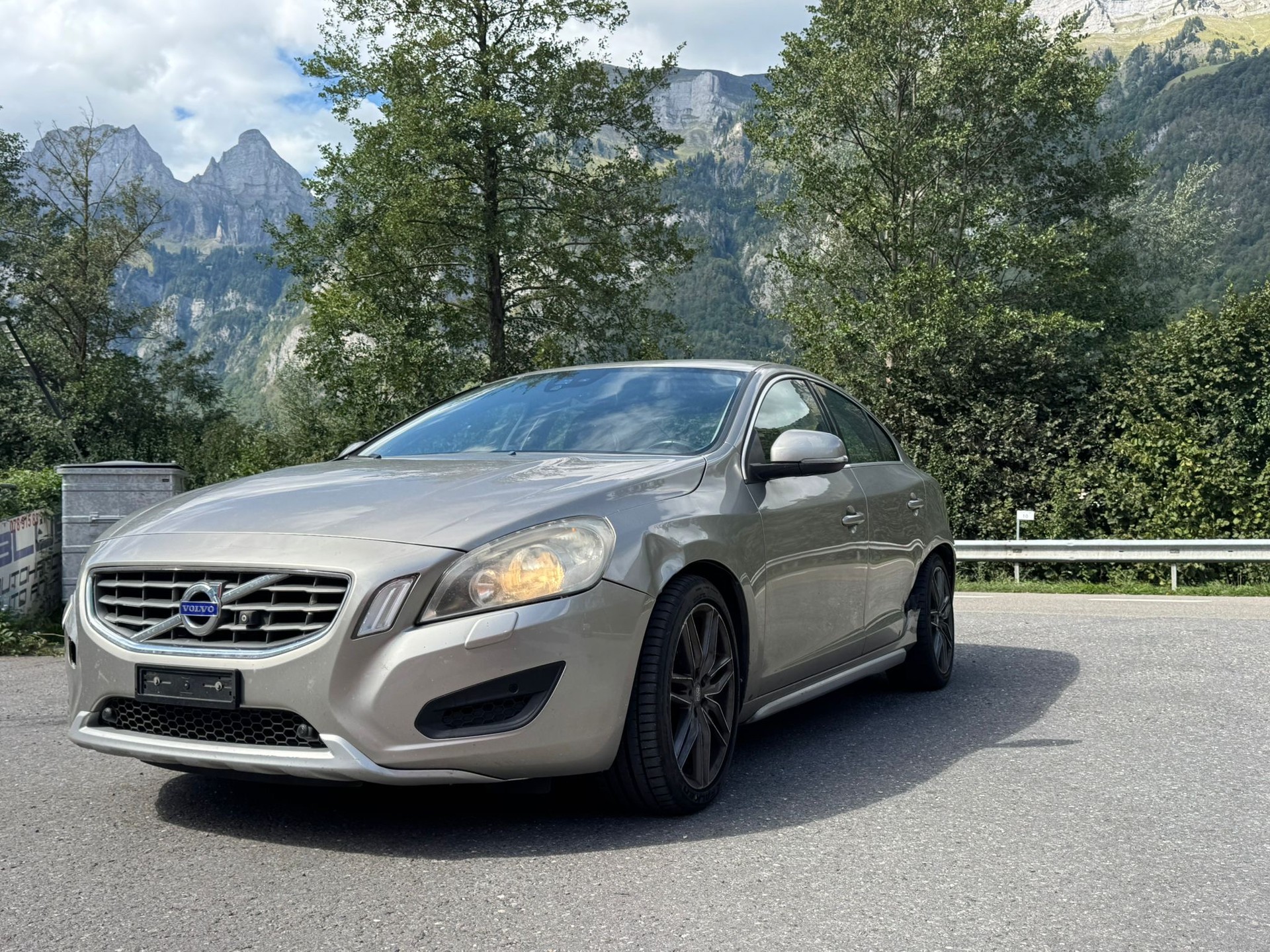 VOLVO S60 D5 AWD Kinetic Geartronic-image-14