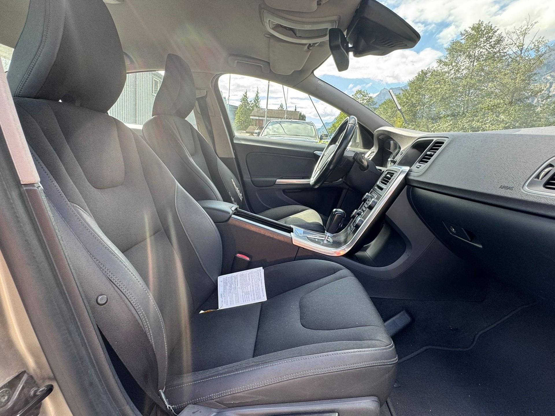VOLVO S60 D5 AWD Kinetic Geartronic-image-5