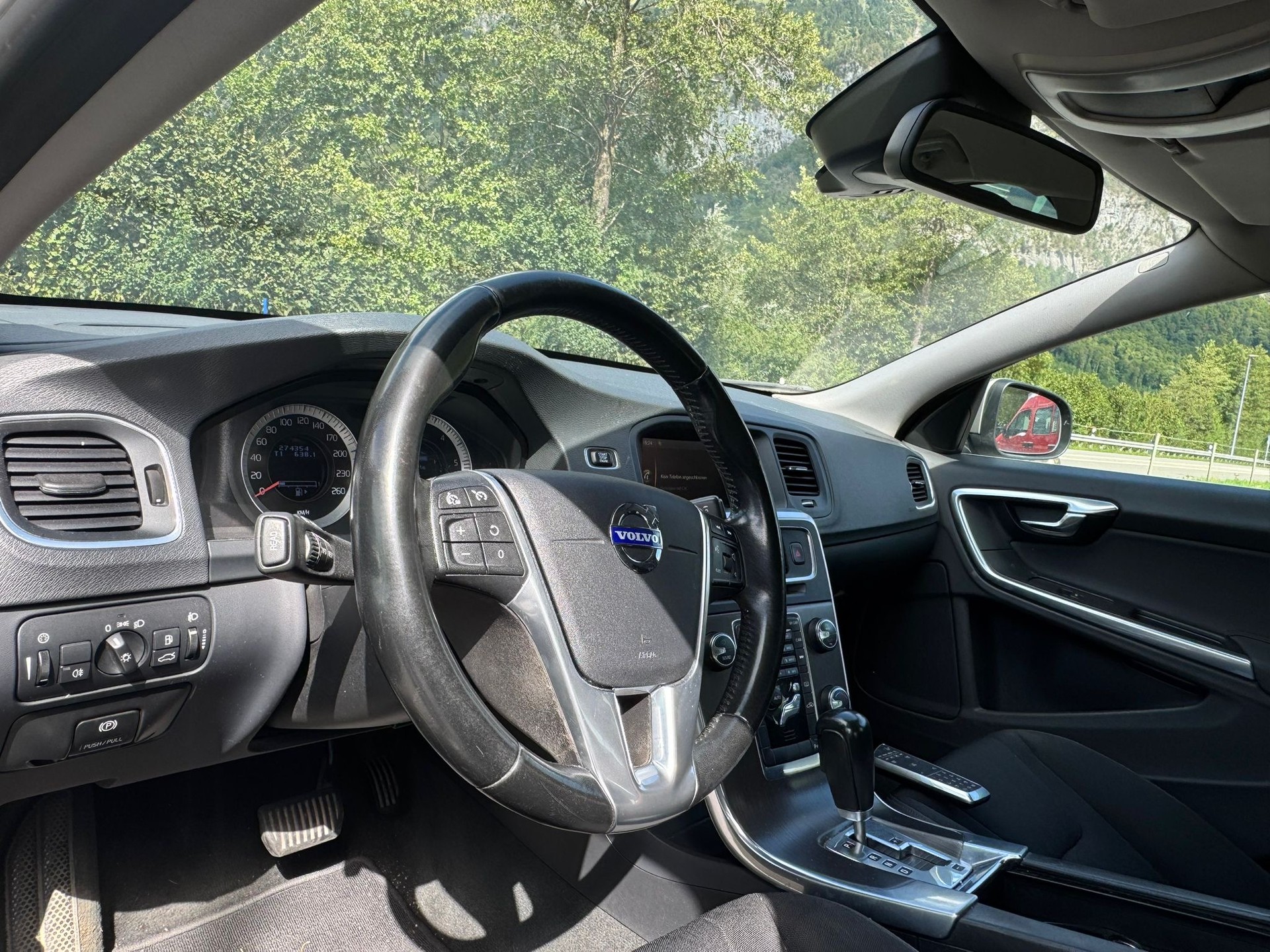 VOLVO S60 D5 AWD Kinetic Geartronic-image-10