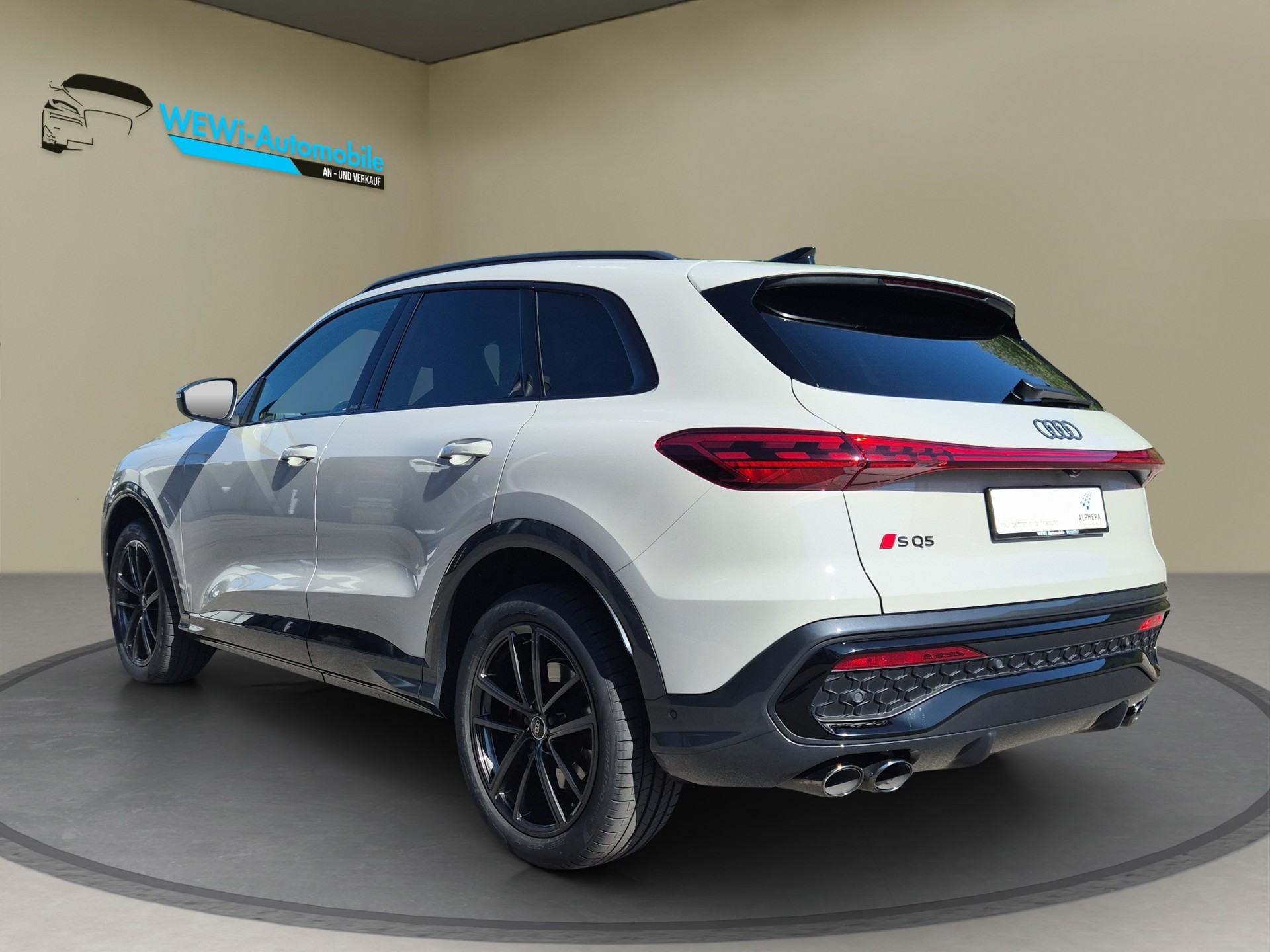 AUDI SQ5 TFSI quattro S-tronic-showroom-element-2