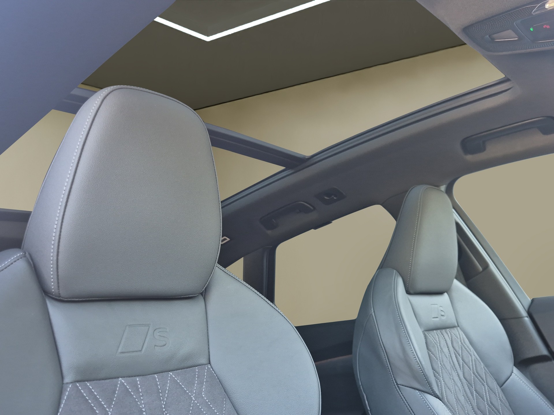 AUDI SQ5 TFSI quattro S-tronic-image-22