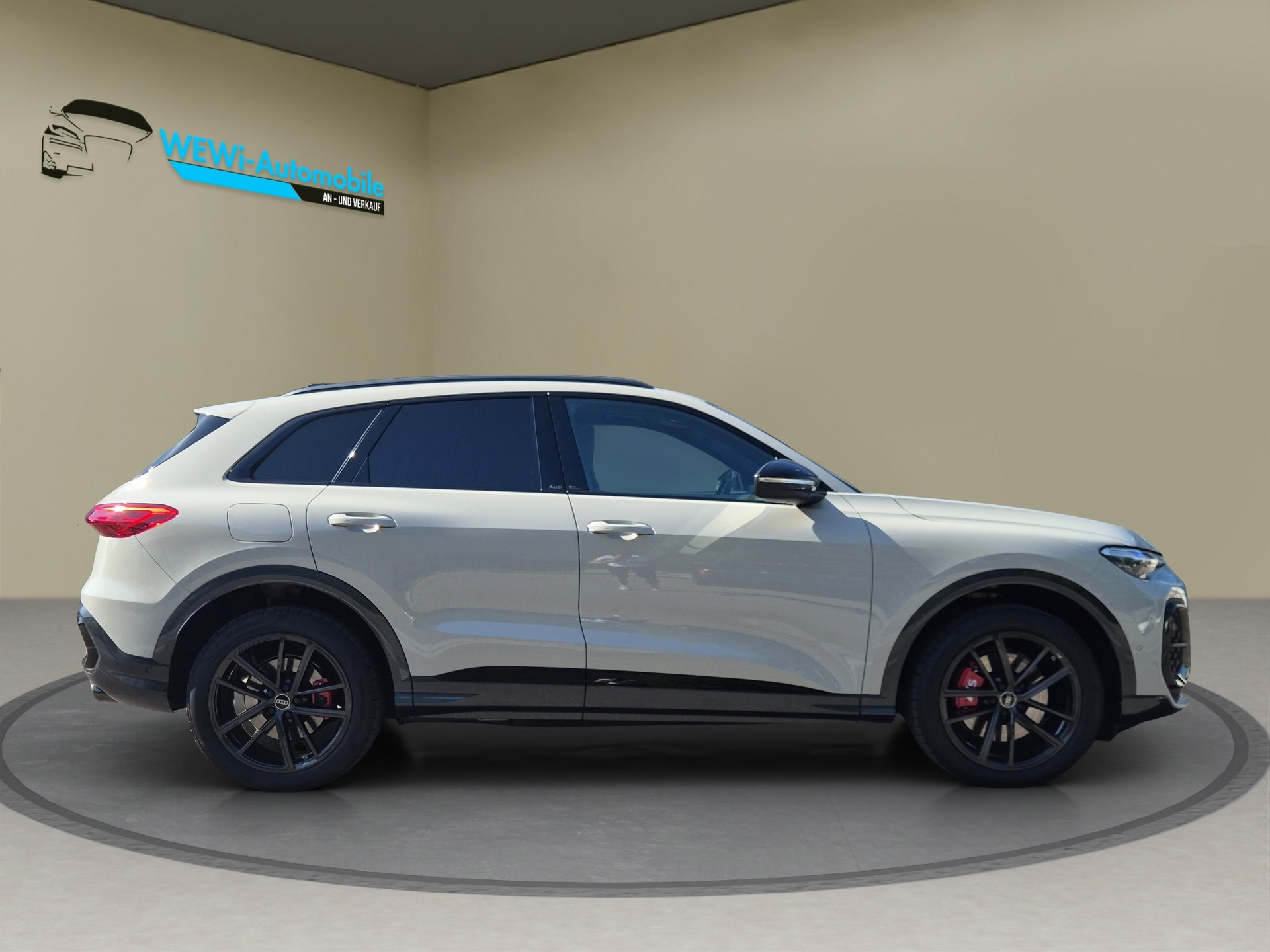 AUDI SQ5 TFSI quattro S-tronic-image-5