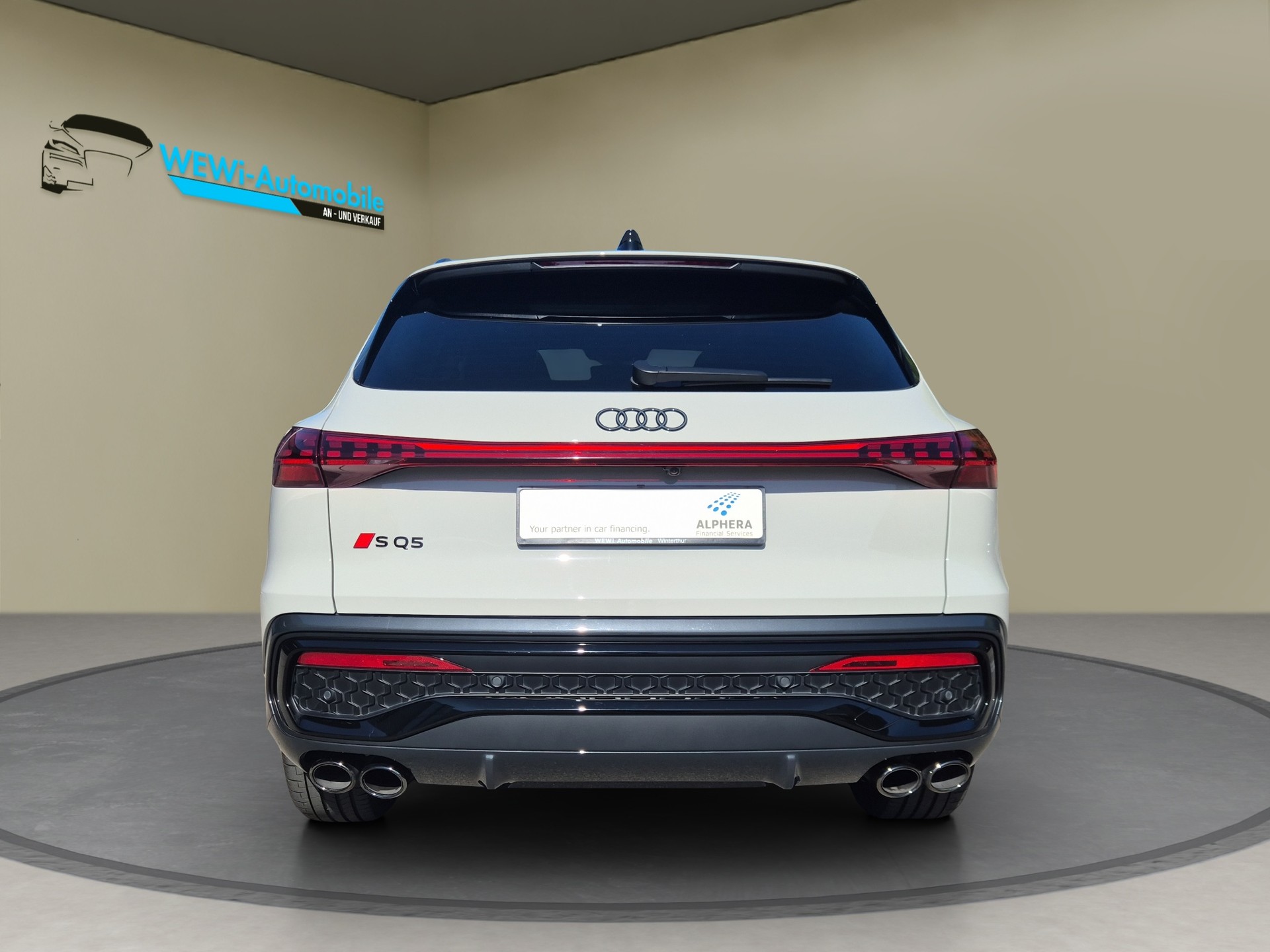 AUDI SQ5 TFSI quattro S-tronic-showroom-element-3
