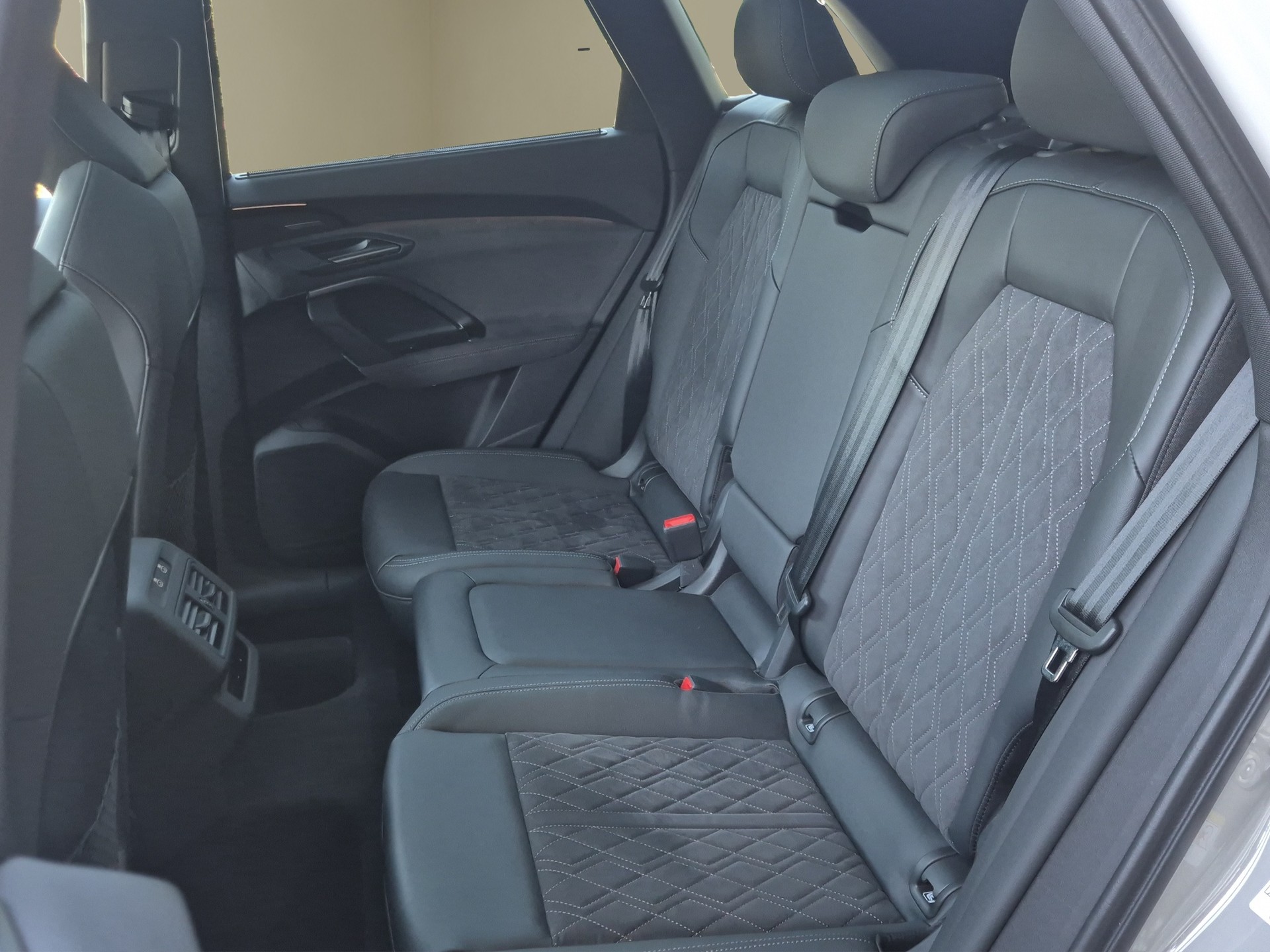 AUDI SQ5 TFSI quattro S-tronic-image-15