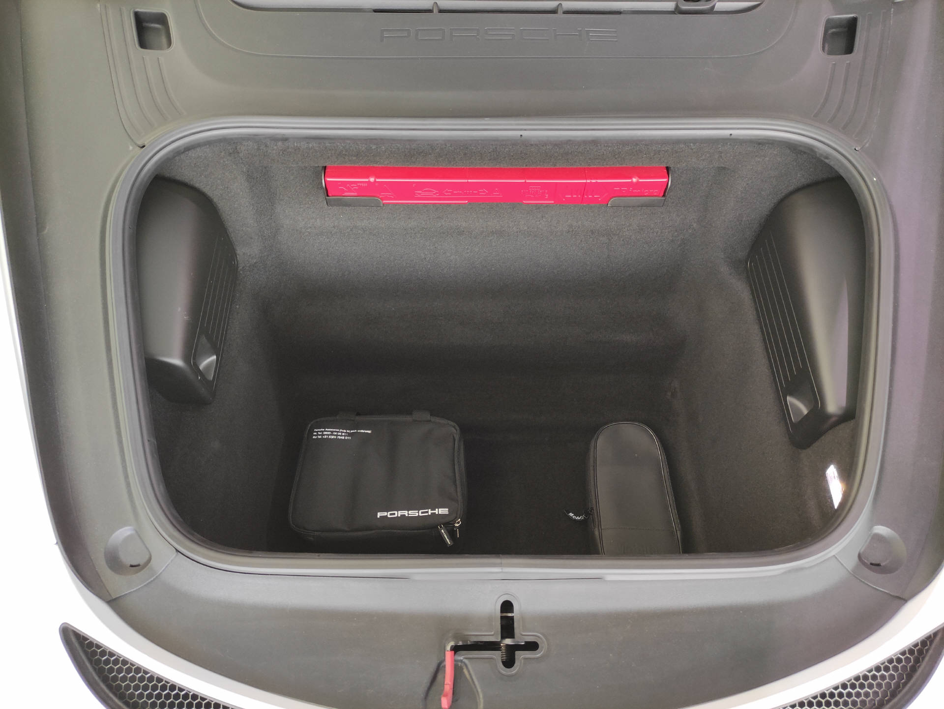 PORSCHE Boxster 718 4.0 Spyder-showroom-element-2