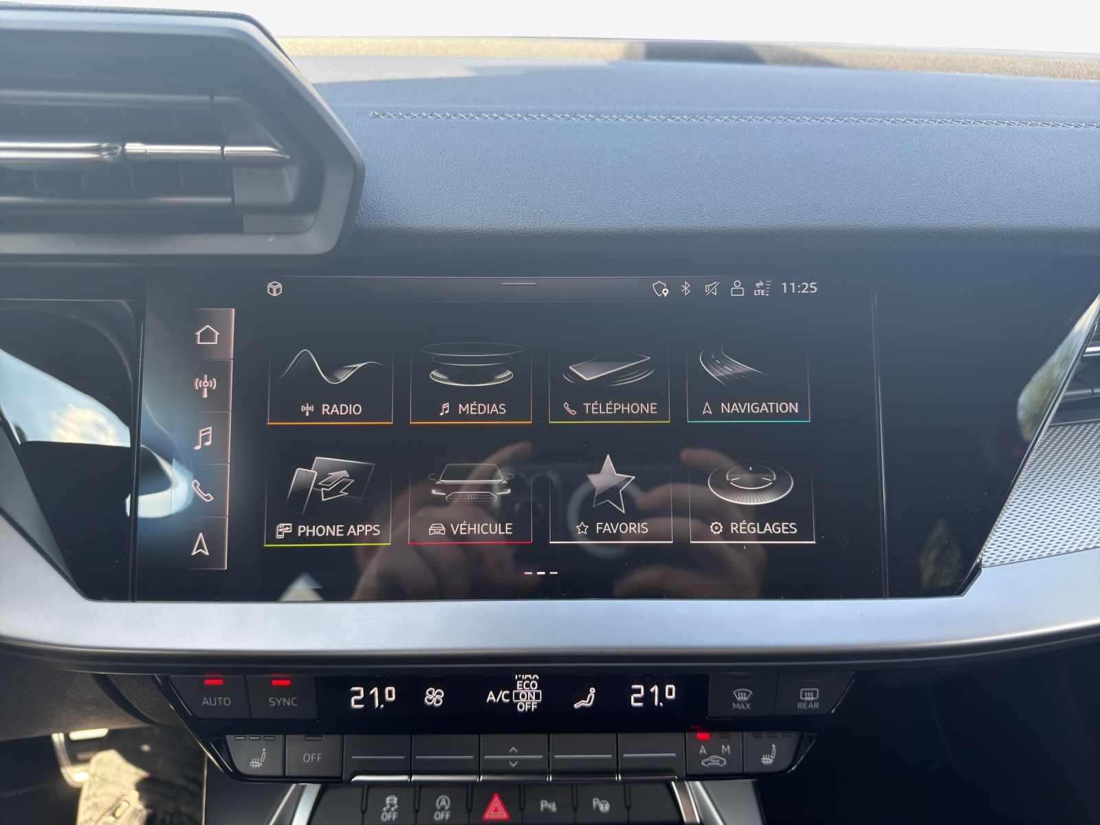 AUDI A3 Sportback 35 TFSI S line Attraction S-tronic-image-13
