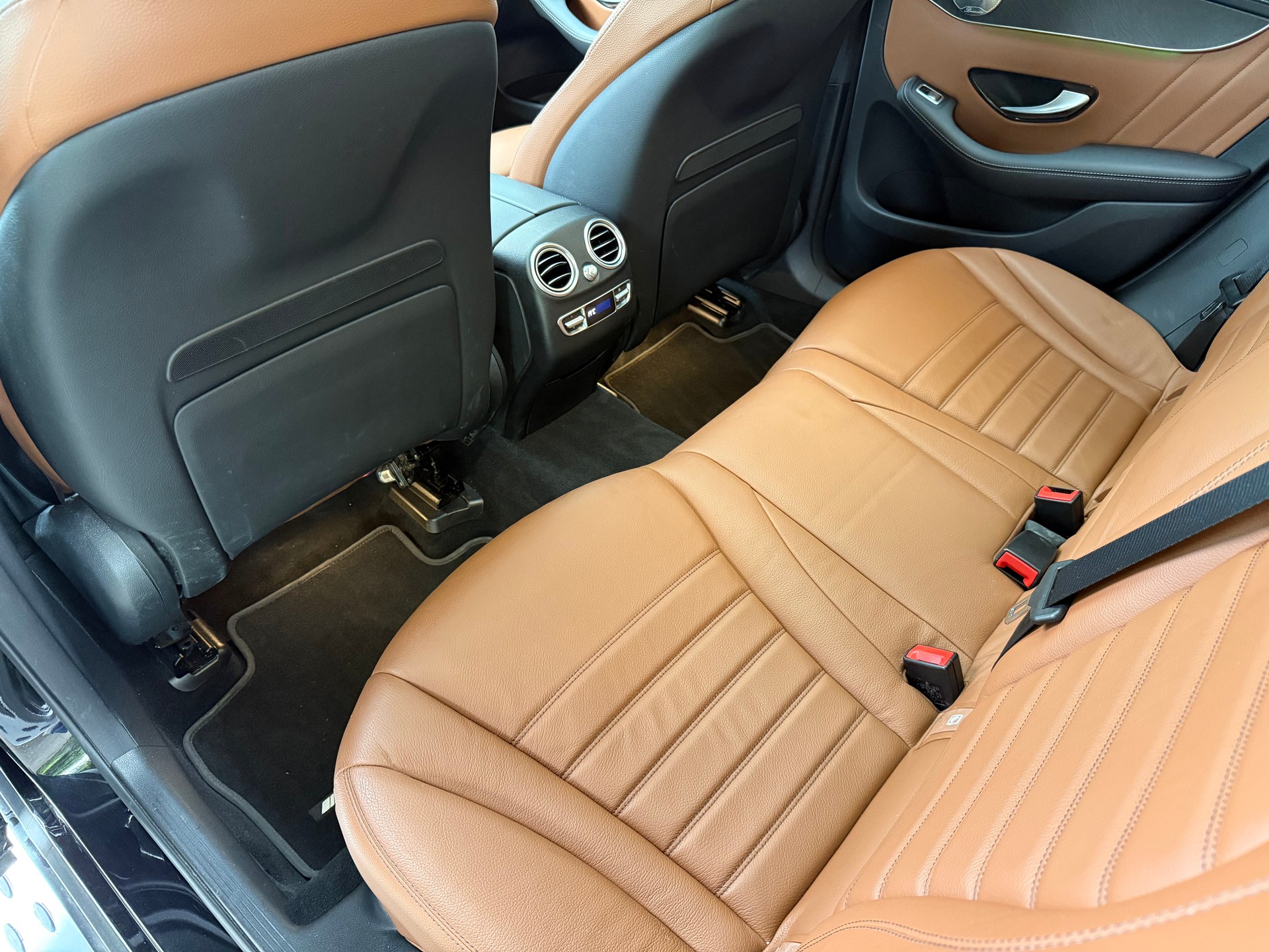 MERCEDES-BENZ GLC 400 d 4Matic AMG Line 9G-Tronic-image-14