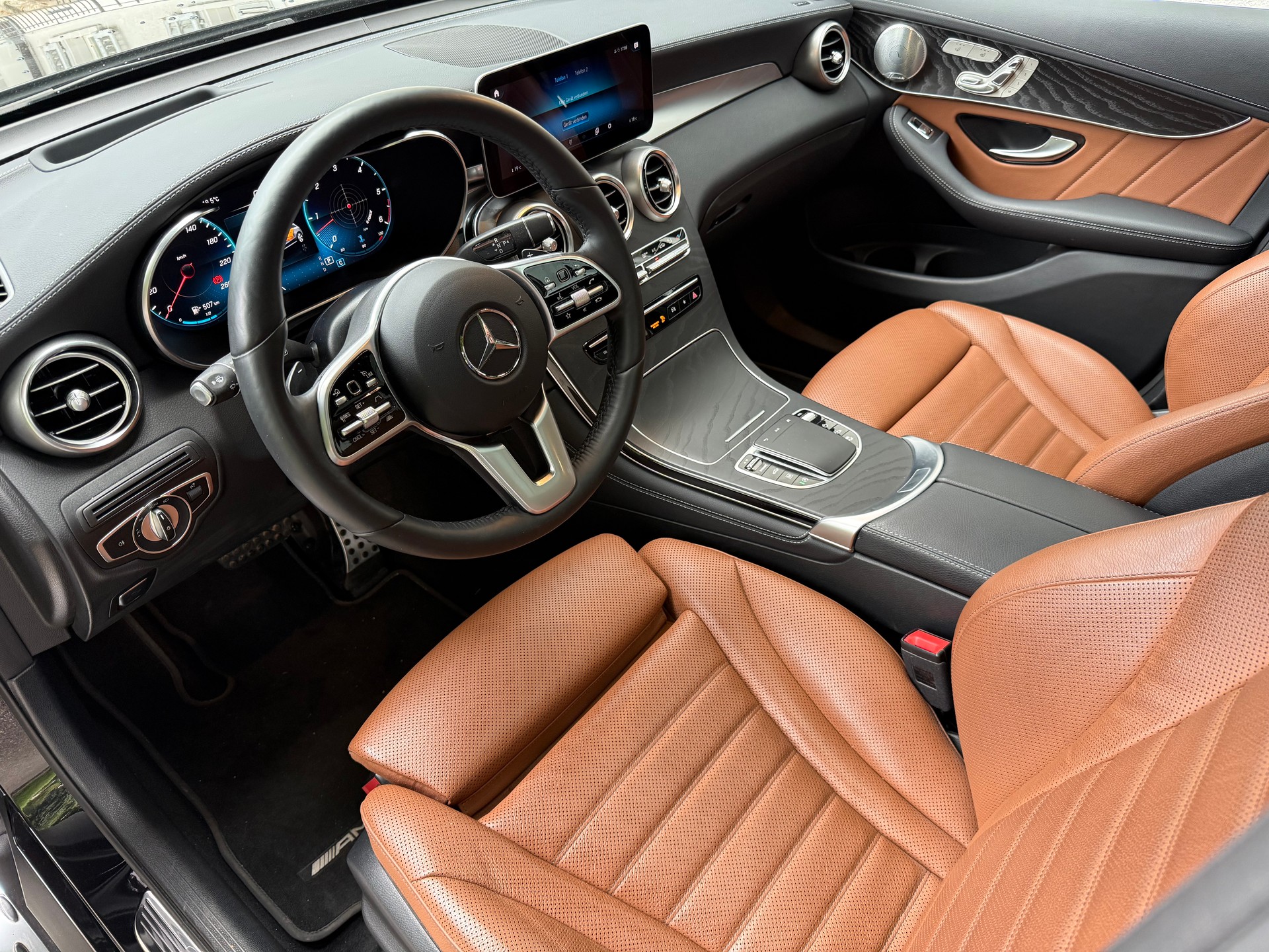 MERCEDES-BENZ GLC 400 d 4Matic AMG Line 9G-Tronic-image-5