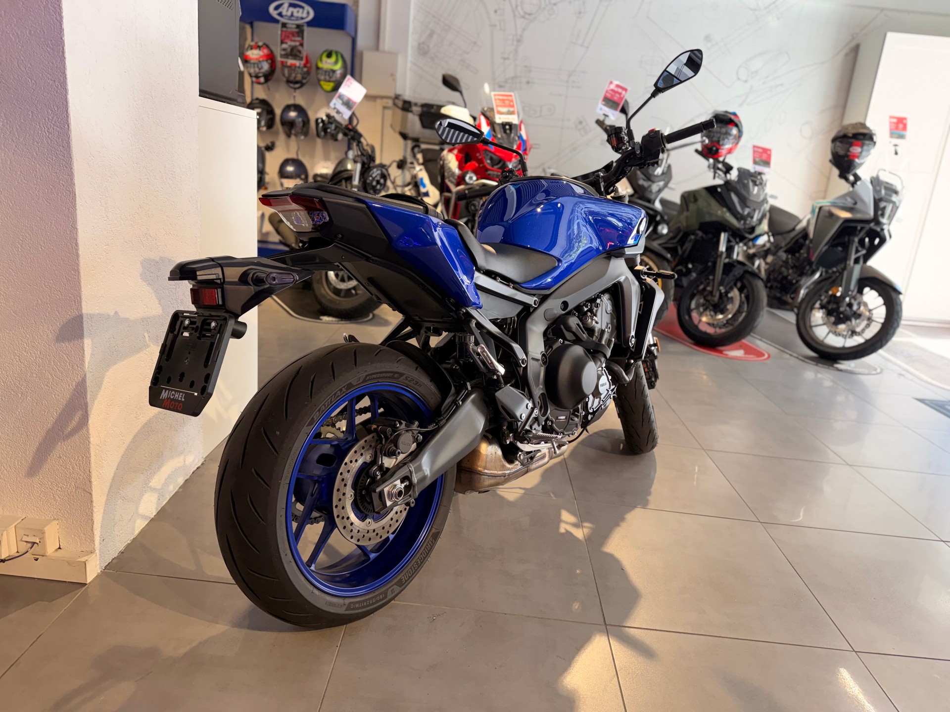 YAMAHA MT-09-image-2