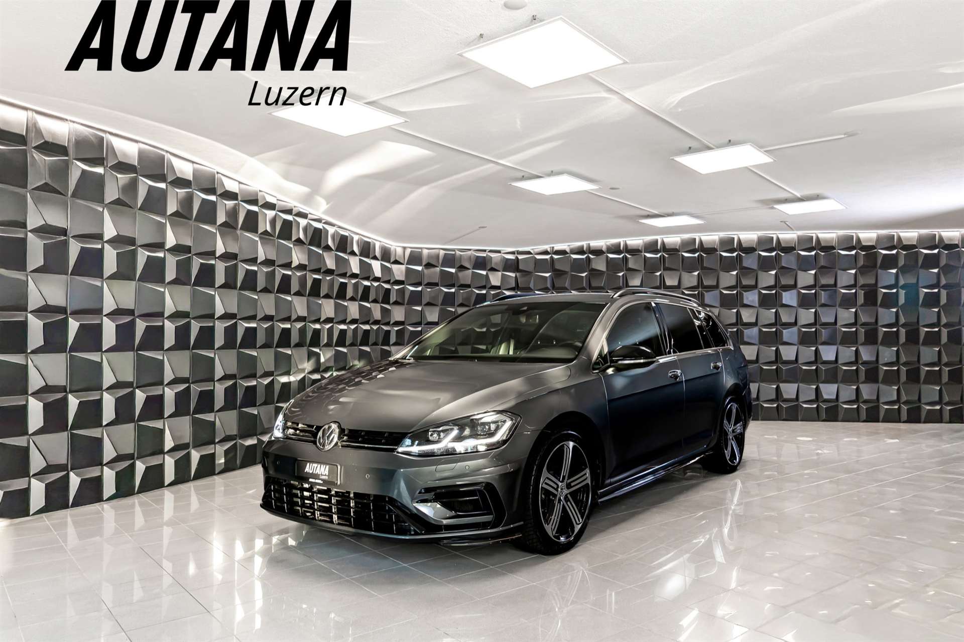 VW Golf Variant 2.0 TSI R 4Motion DSG