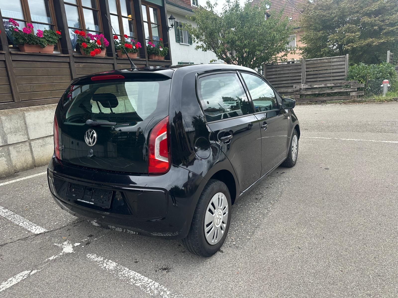 VW Up 1.0 BMT black up-showroom-element-2