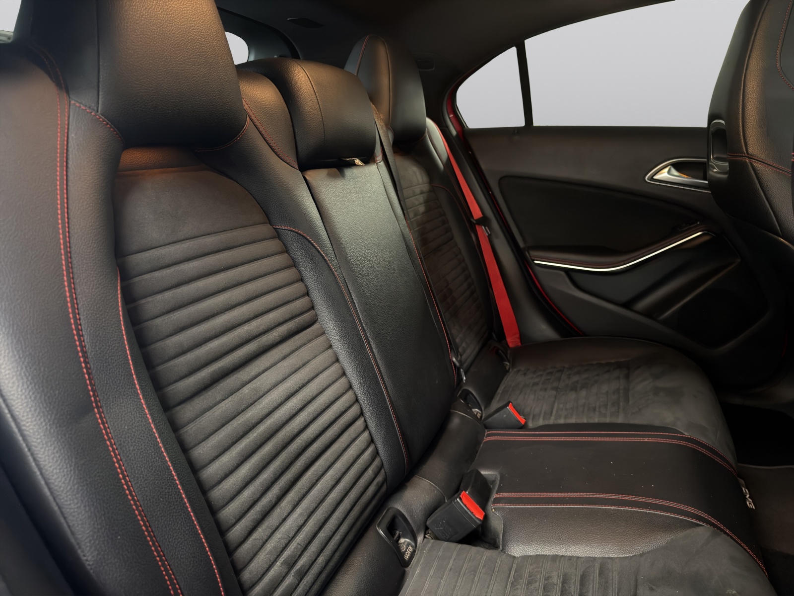 MERCEDES-BENZ A 45 AMG 4Matic Speedshift 7G-DCT-showroom-element-3