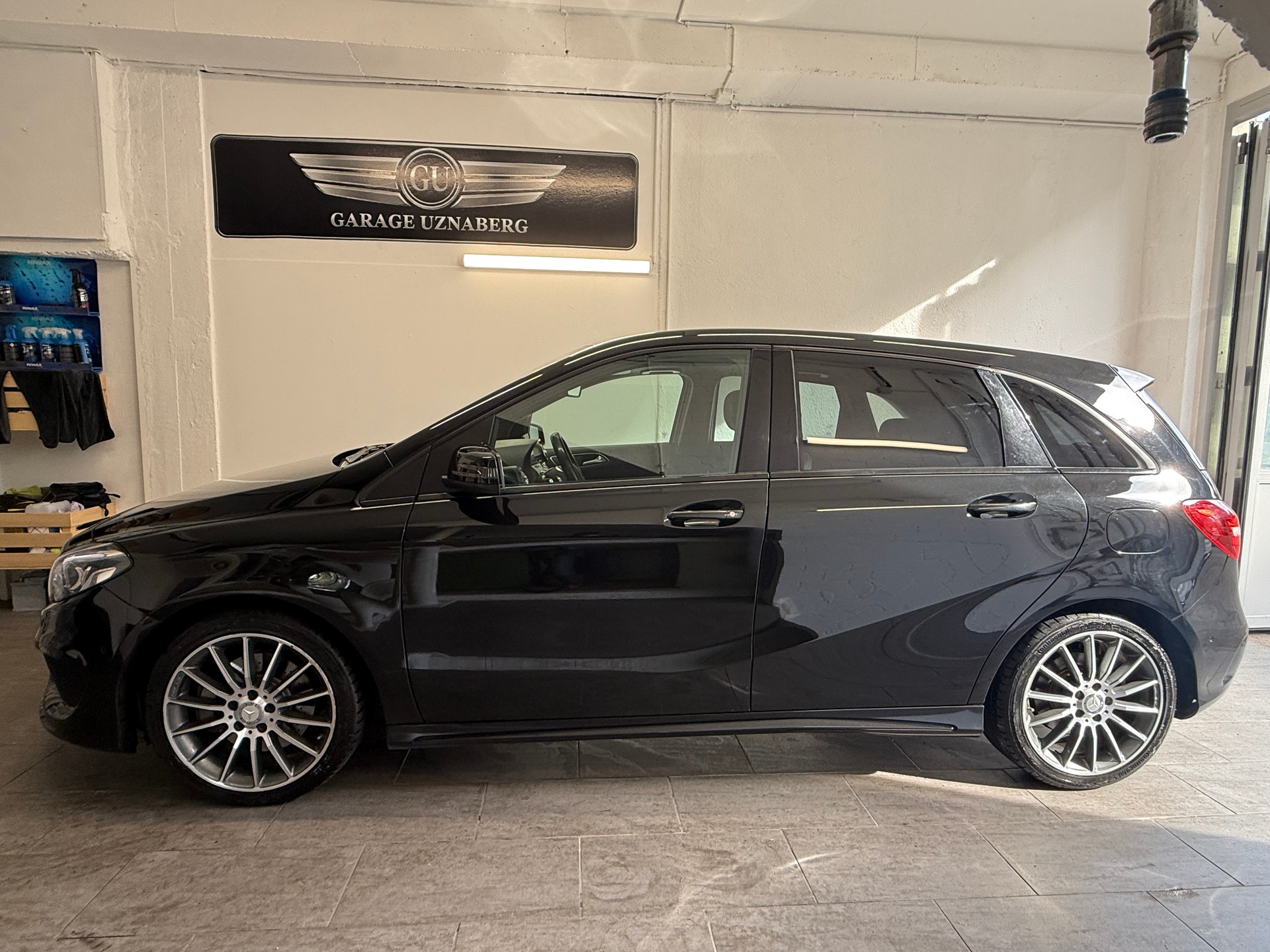 MERCEDES-BENZ B 220 CDI AMG Line 4Matic 7G-DCT Ab 185.- pro Monat Panormadach-showroom-element-1