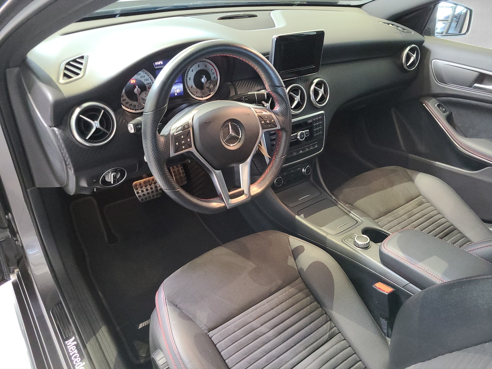 MERCEDES-BENZ A 220 4M AMG W176-image-9