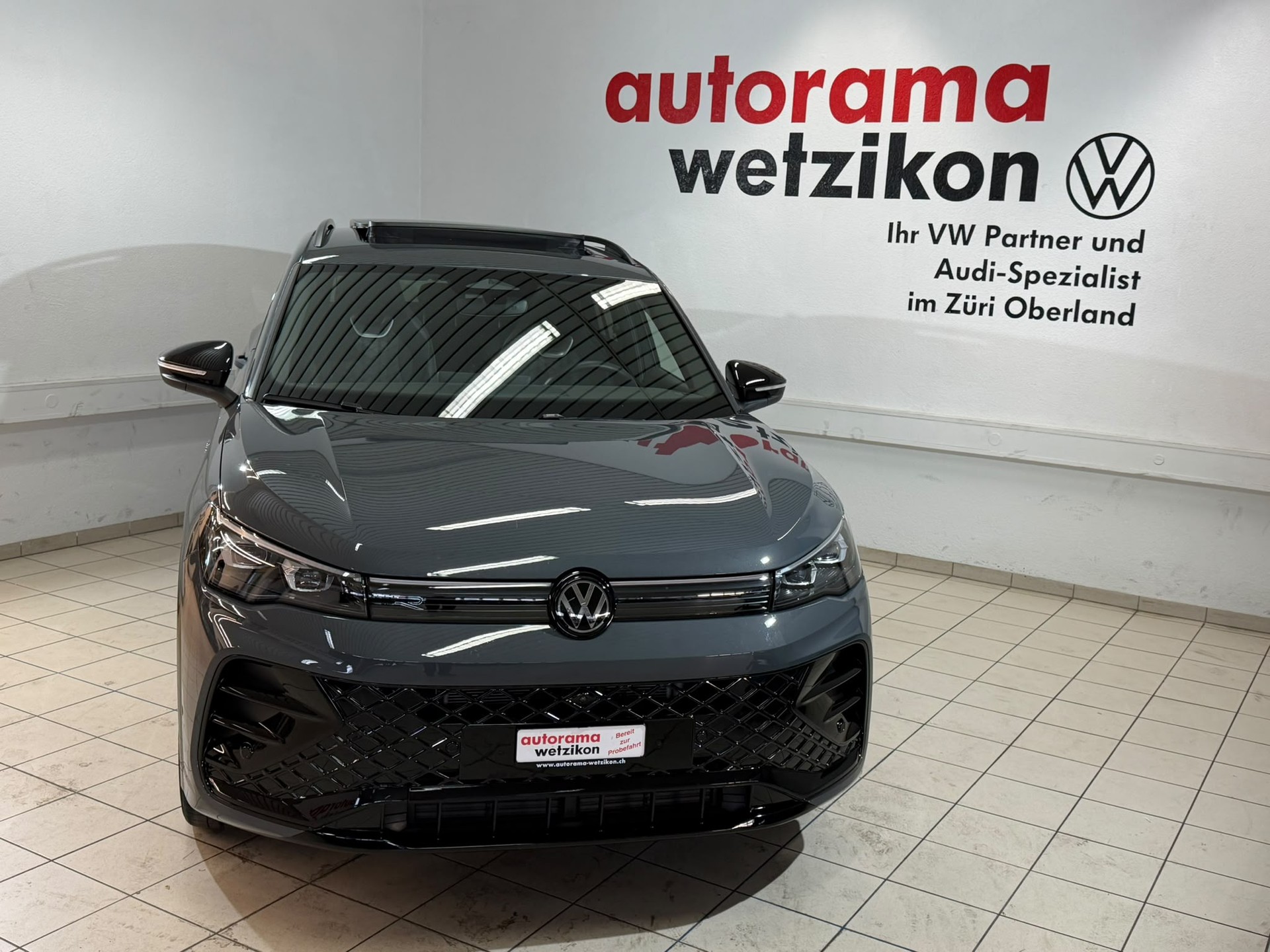 VW Tiguan 2.0 TSI DSG R-Line 4Motion-showroom-element-1