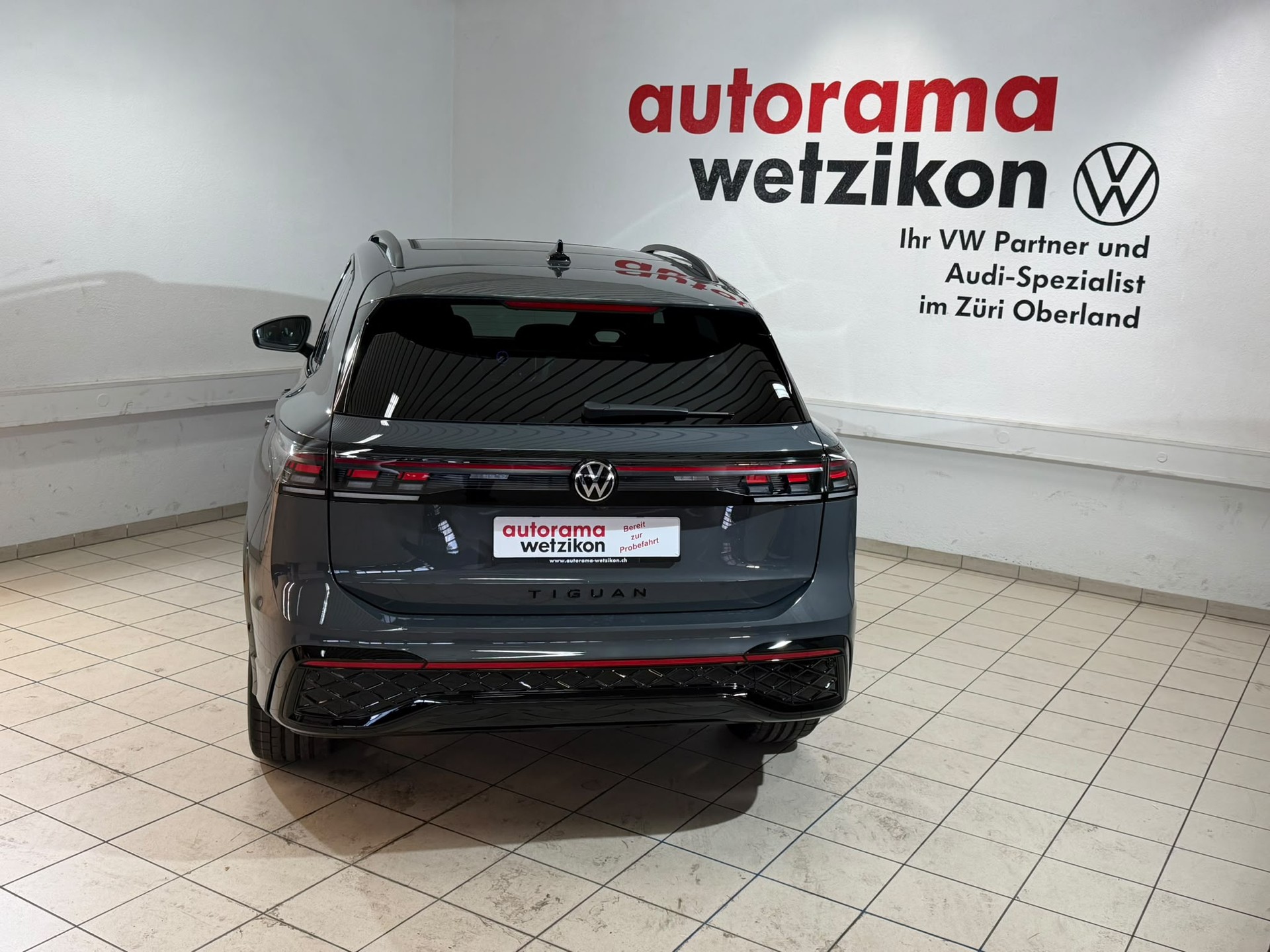 VW Tiguan 2.0 TSI DSG R-Line 4Motion-showroom-element-3