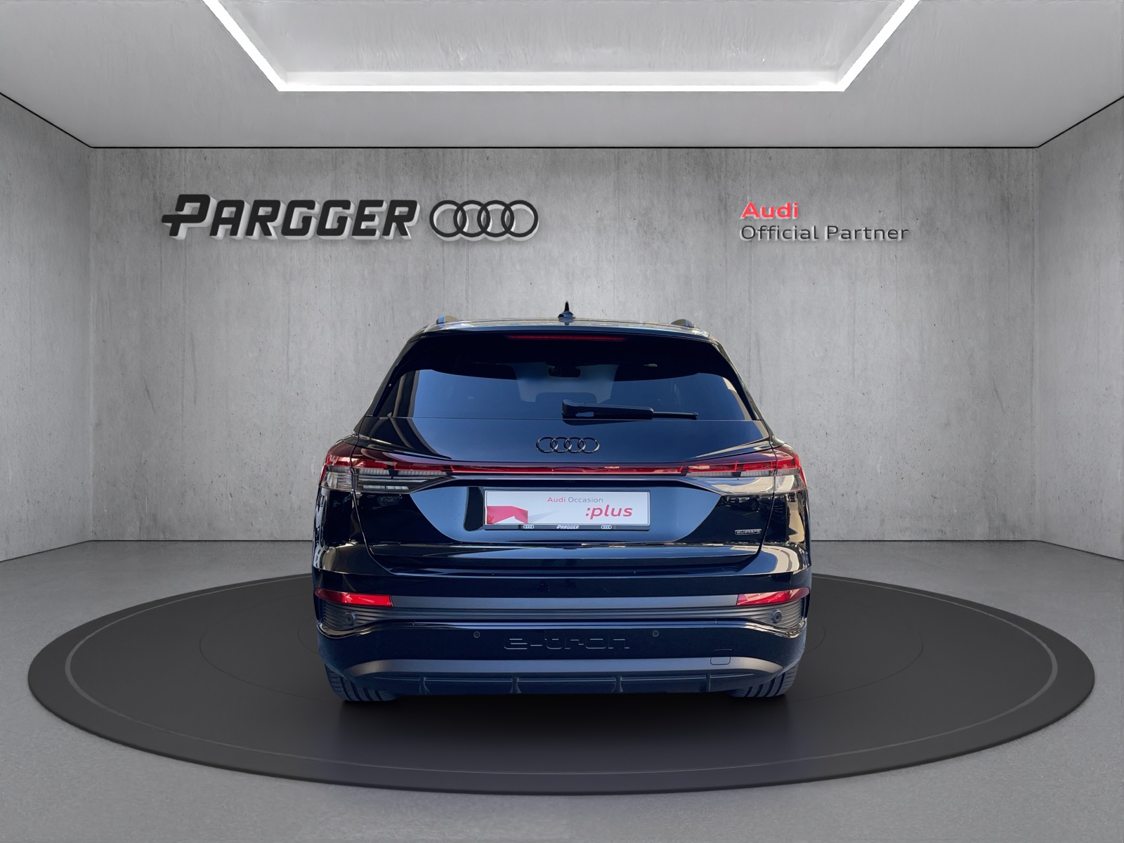 AUDI Q4 e-tron 45 Edition Swiss Ski quattro-showroom-element-3