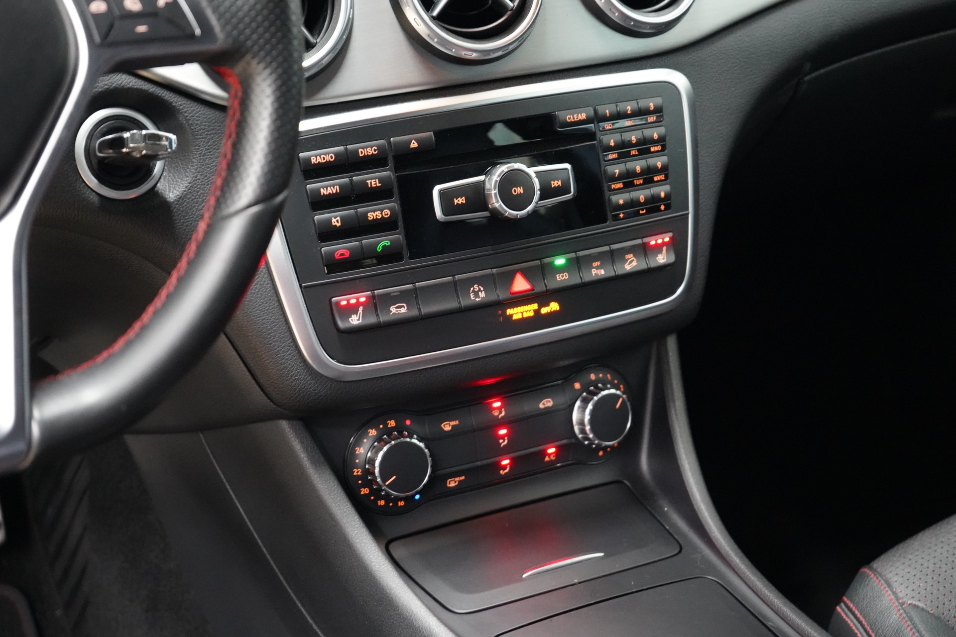 MERCEDES-BENZ GLA 250 AMG Line 4Matic 7G-DCT-image-18