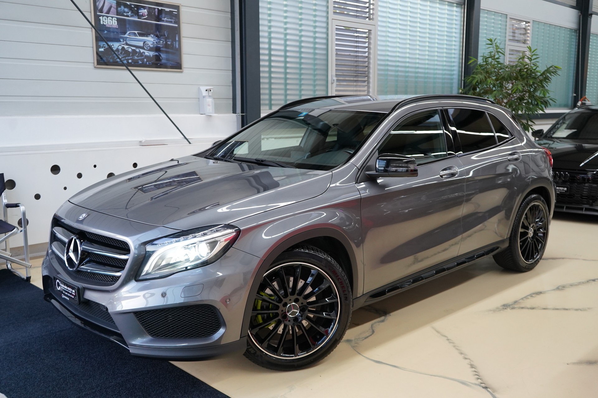 MERCEDES-BENZ GLA 250 AMG Line 4Matic 7G-DCT-showroom-element-2
