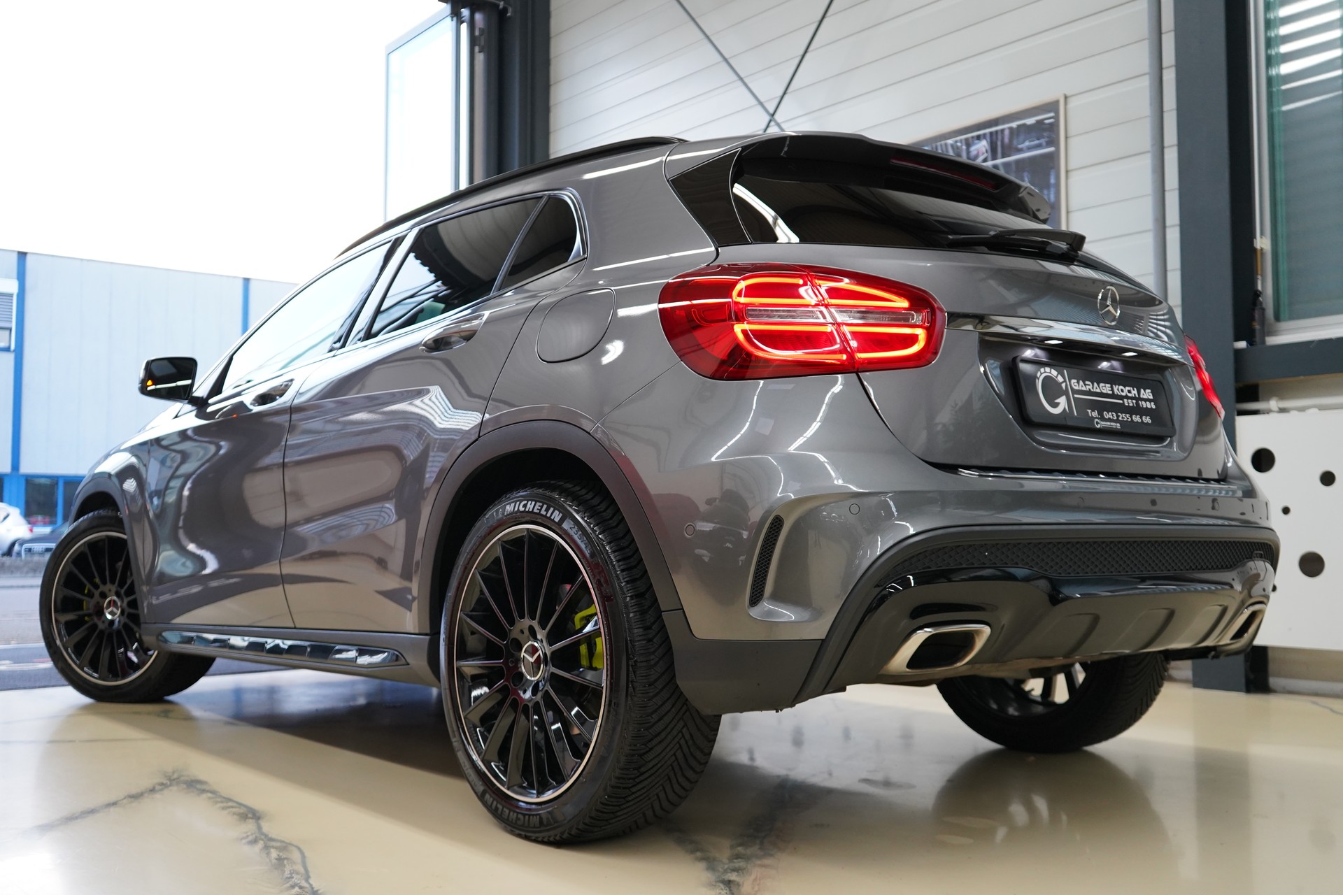 MERCEDES-BENZ GLA 250 AMG Line 4Matic 7G-DCT-image-5