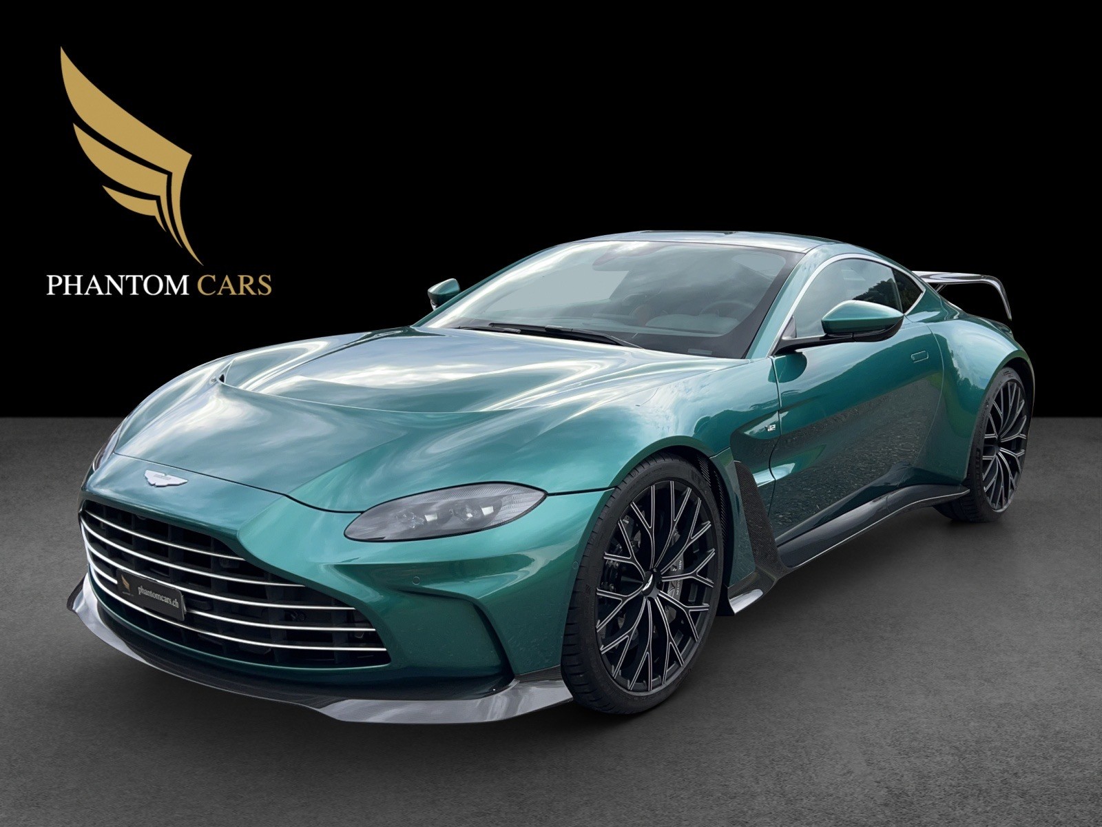 ASTON MARTIN V12 Vantage No 3 of 333-showroom-element-3