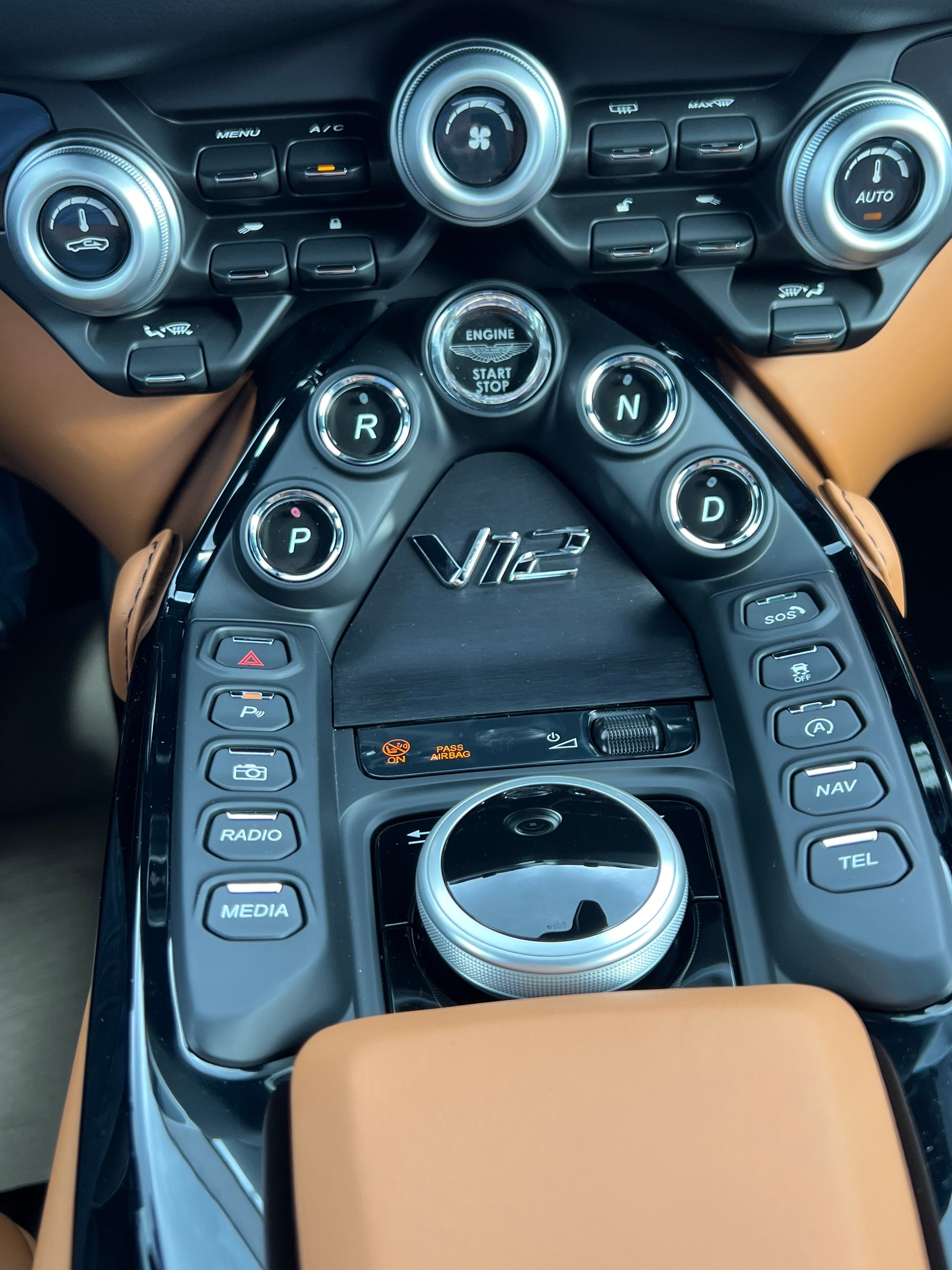 ASTON MARTIN V12 Vantage No 3 of 333-image-26