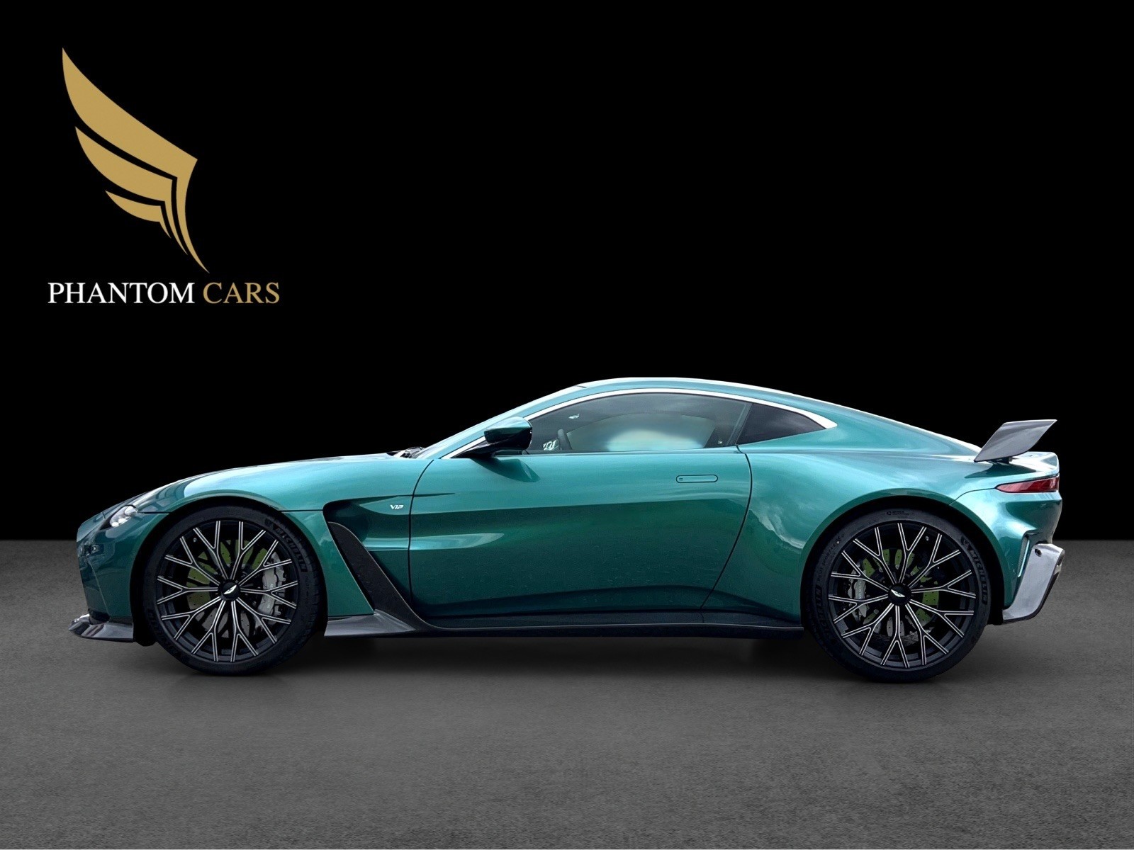 ASTON MARTIN V12 Vantage No 3 of 333-image-4