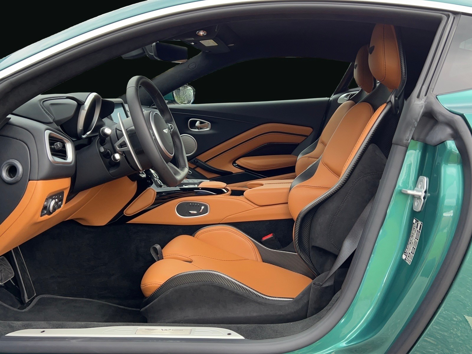 ASTON MARTIN V12 Vantage No 3 of 333-image-10