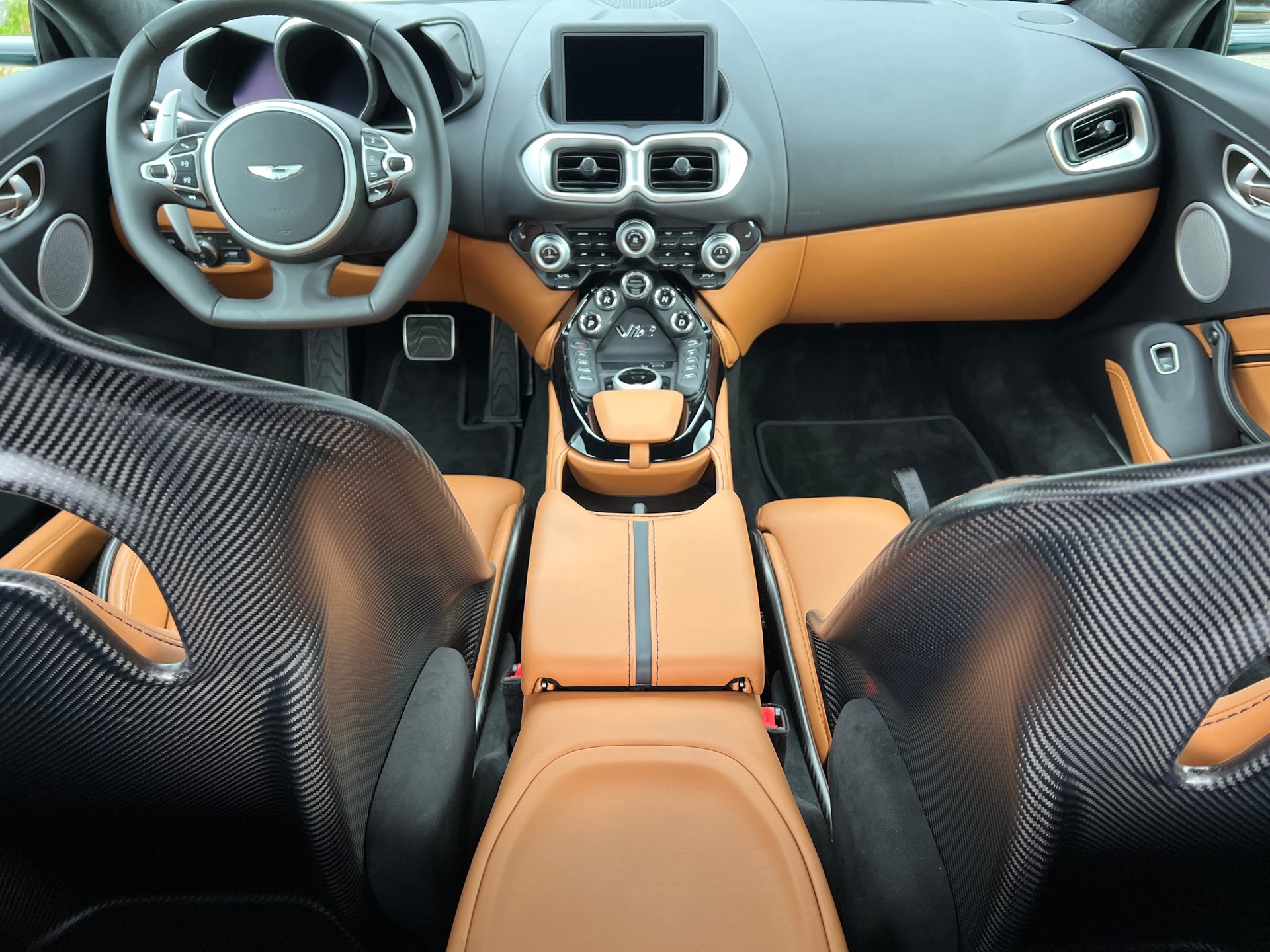 ASTON MARTIN V12 Vantage No 3 of 333-image-13