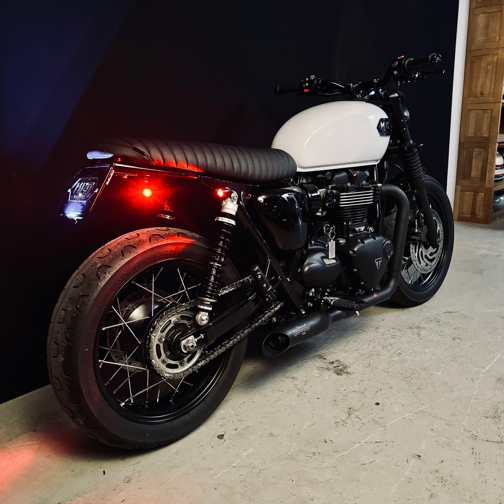 TRIUMPH Bonneville T120 Black-image-7