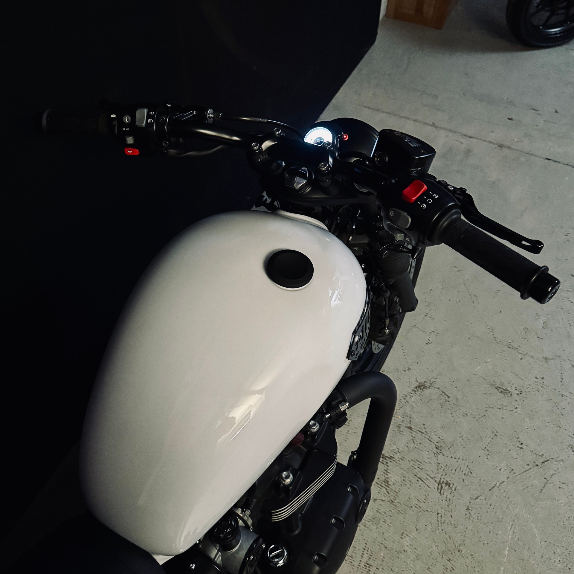 TRIUMPH Bonneville T120 Black-image-6