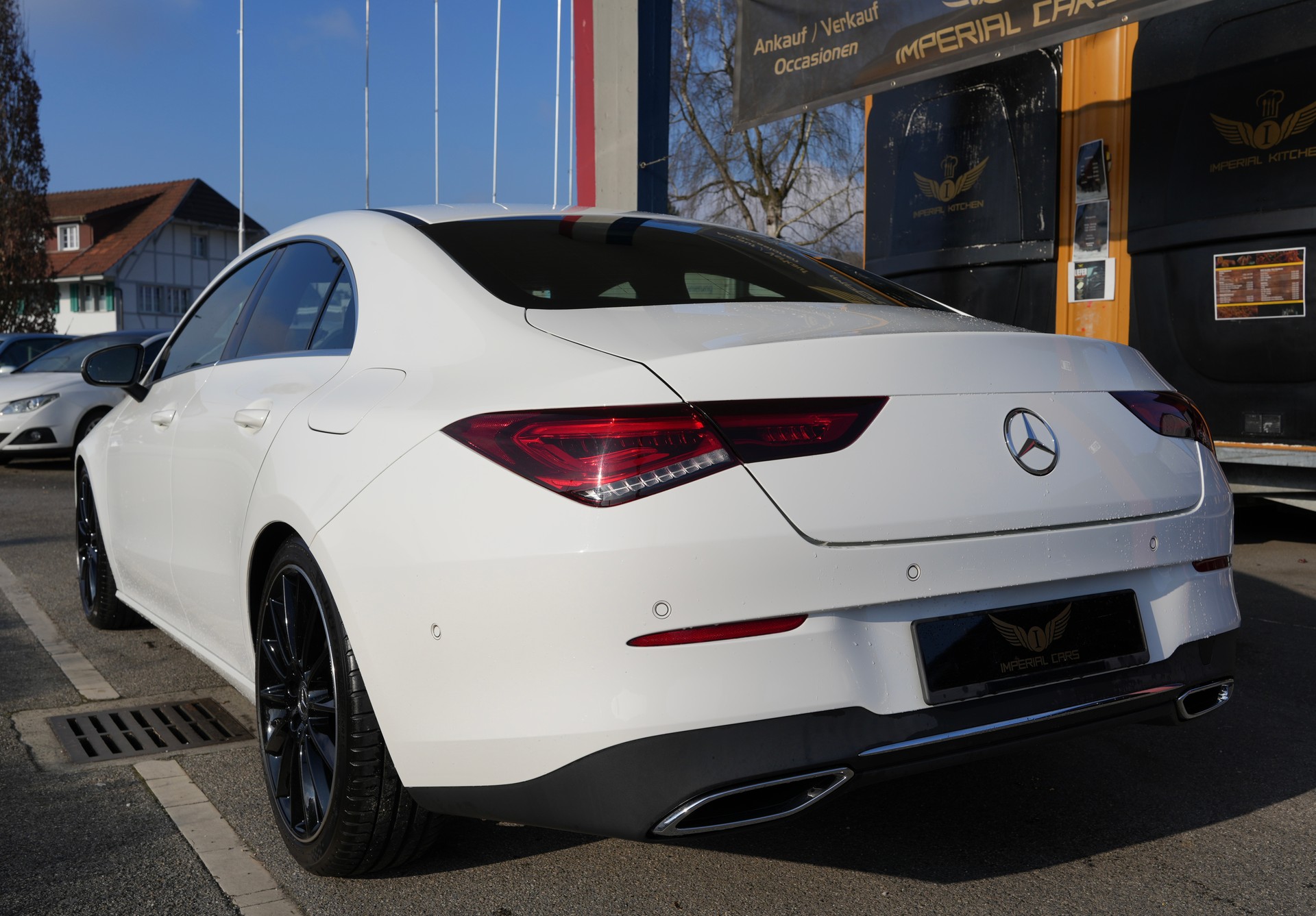 MERCEDES-BENZ CLA 180 d Progressive 7G-DCT-image-2