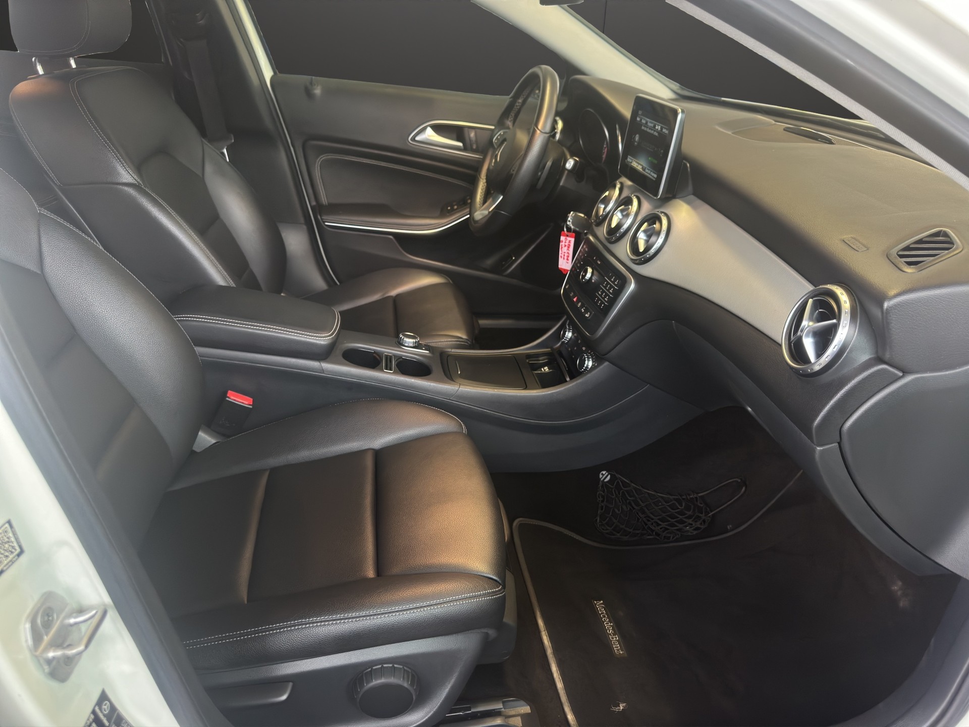 MERCEDES-BENZ GLA 200 CDI Urban 4Matic 7G-DCT-image-10