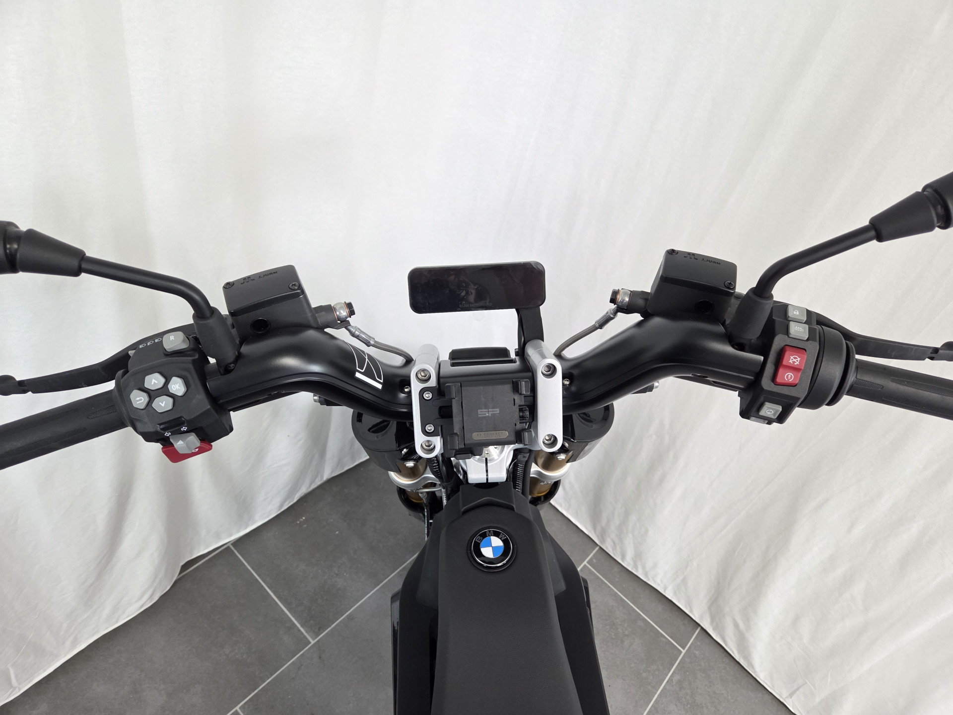 BMW CE 02-image-4