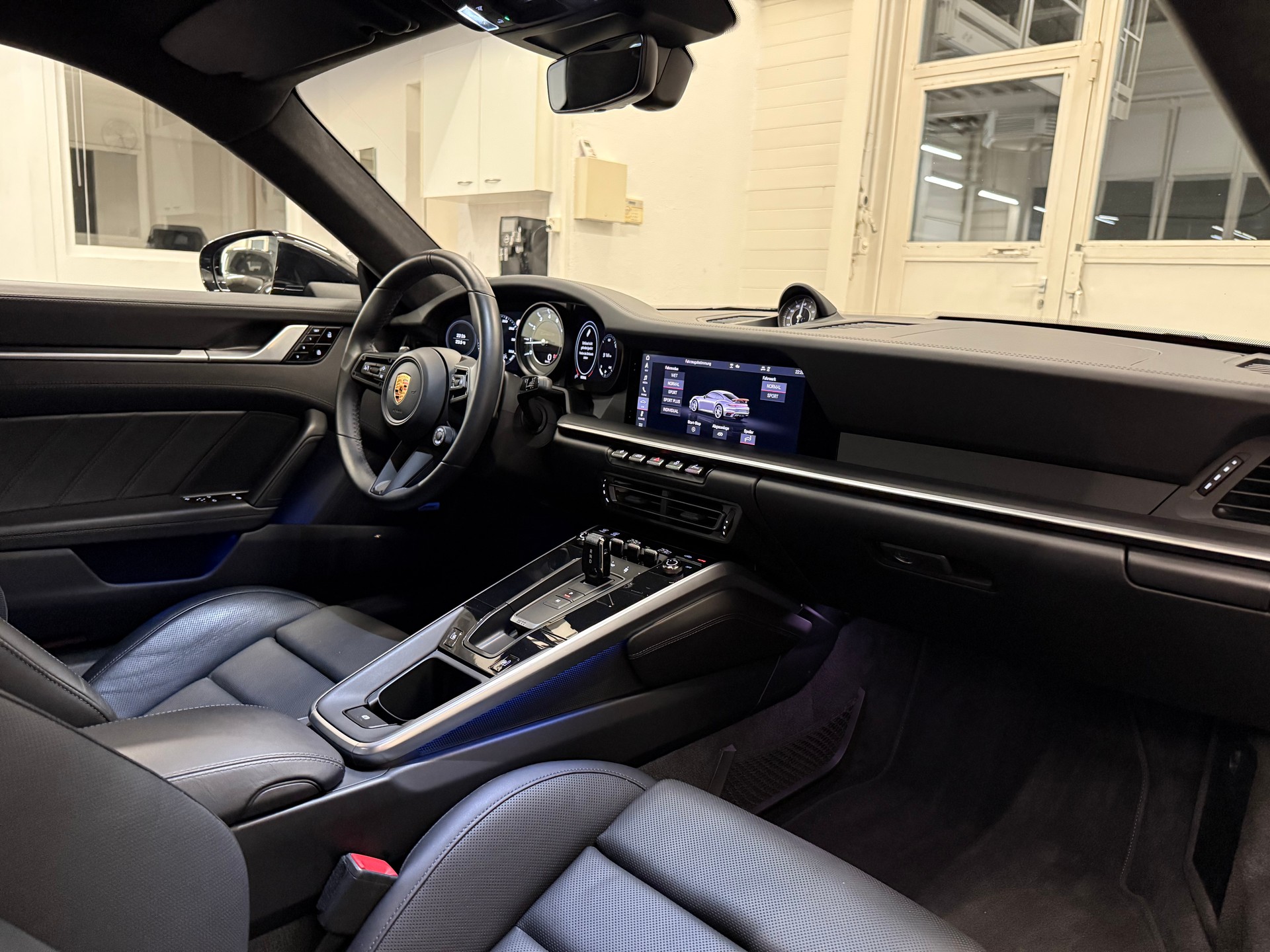 PORSCHE 911 Turbo S PDK-image-8