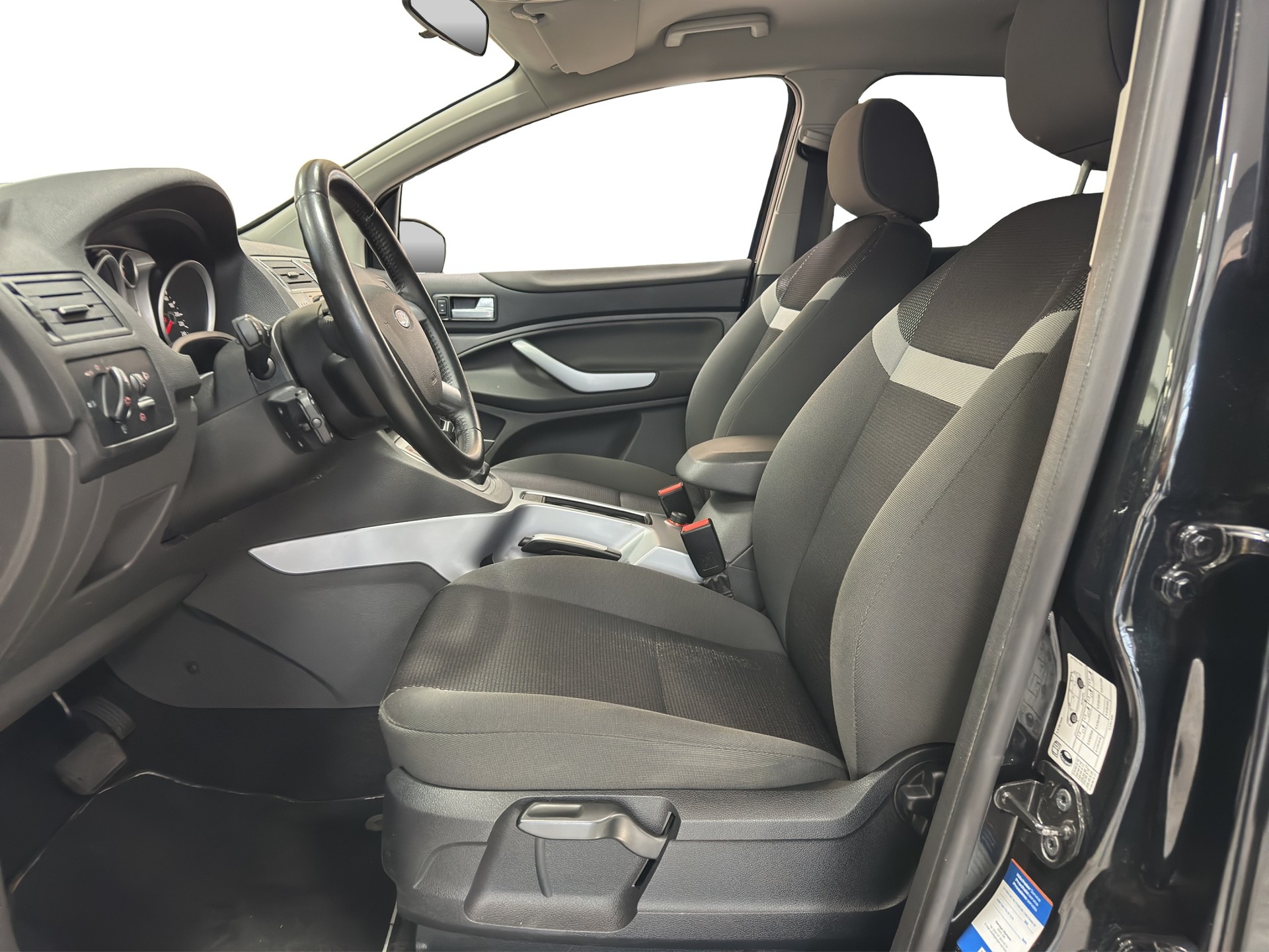 FORD Kuga 2.0 TDCi Carving 4WD PowerShift-image-19